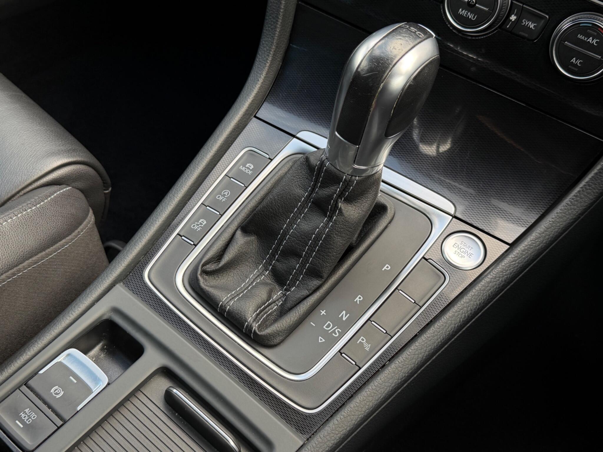 Volkswagen Golf view 41