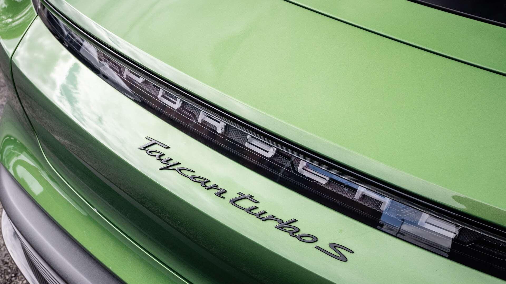 Porsche Taycan view 39