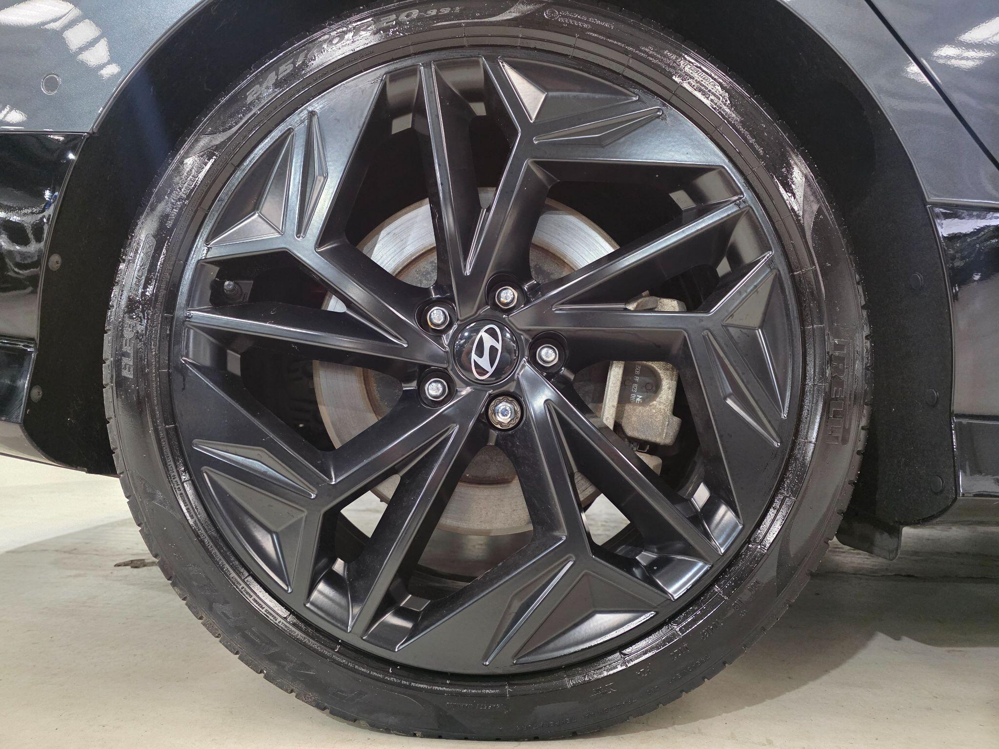 Hyundai Ioniq 6 view 34