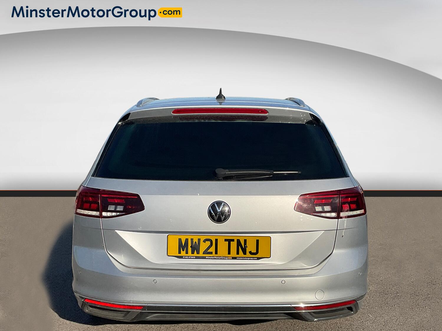 Volkswagen Passat view 3