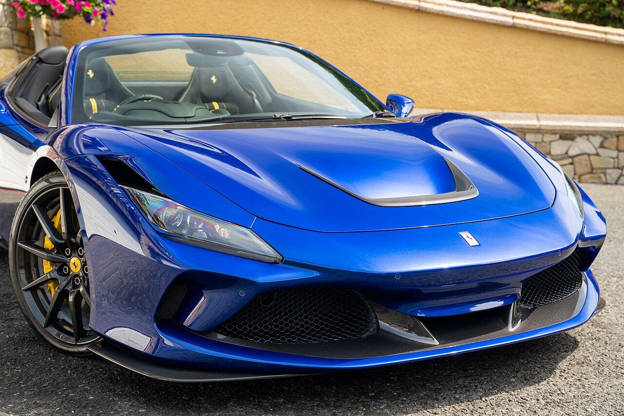 Ferrari F8 Tributo view 31