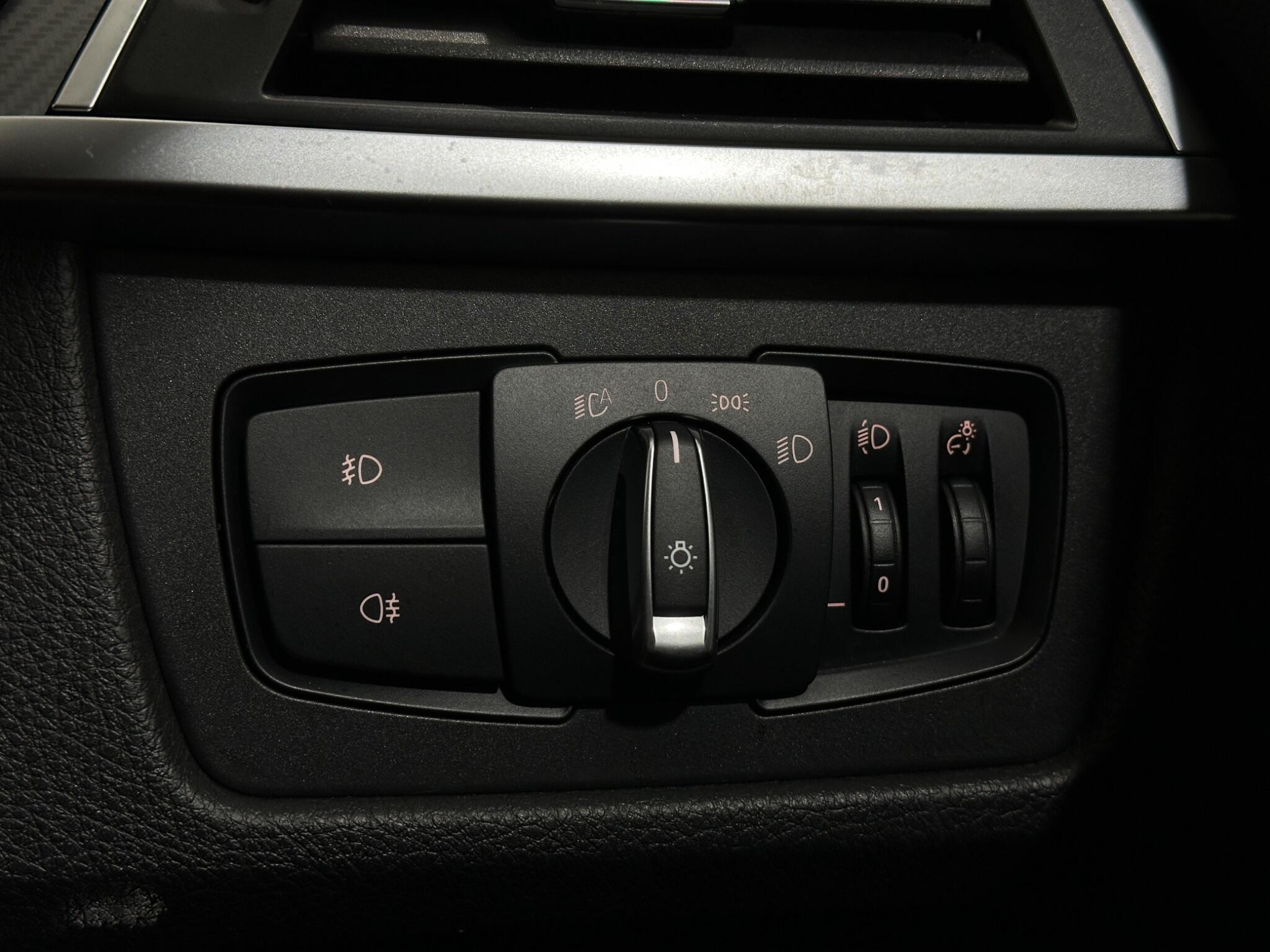 BMW 3 Series view 18