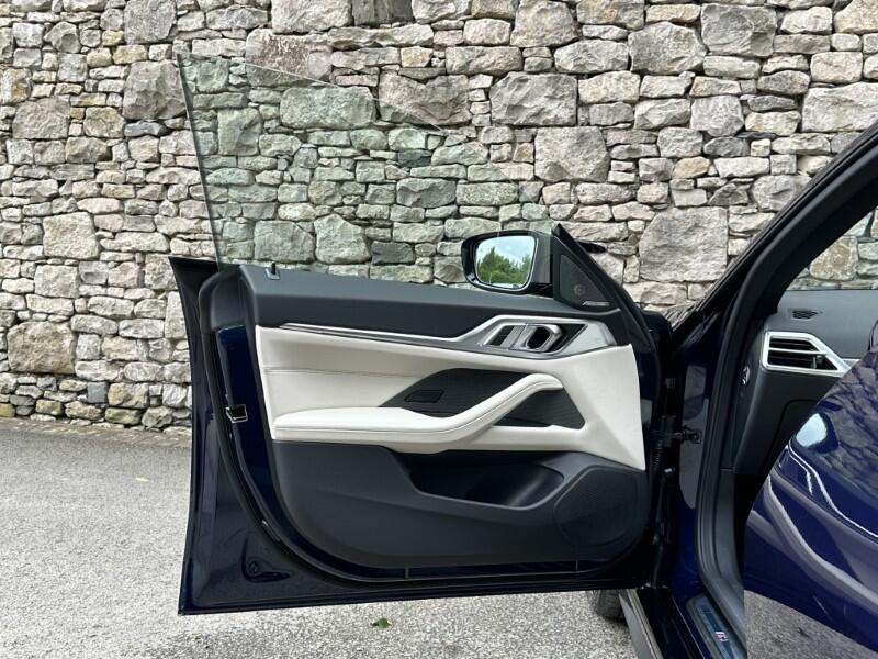 BMW i4 view 34