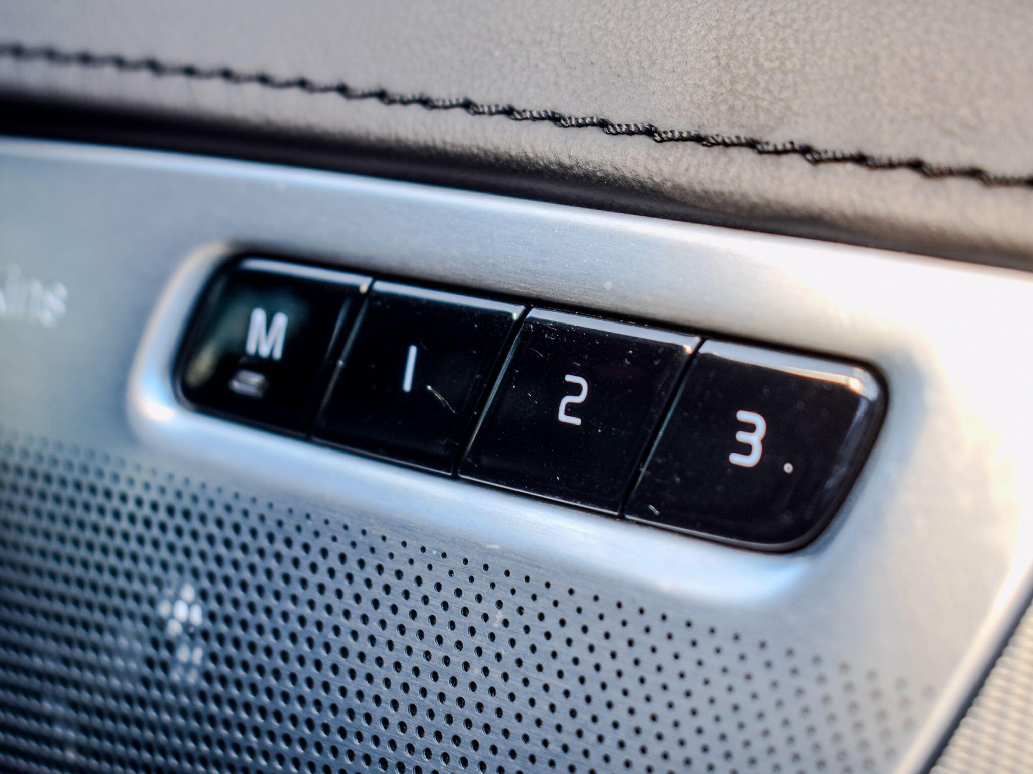 Volvo XC90 view 12