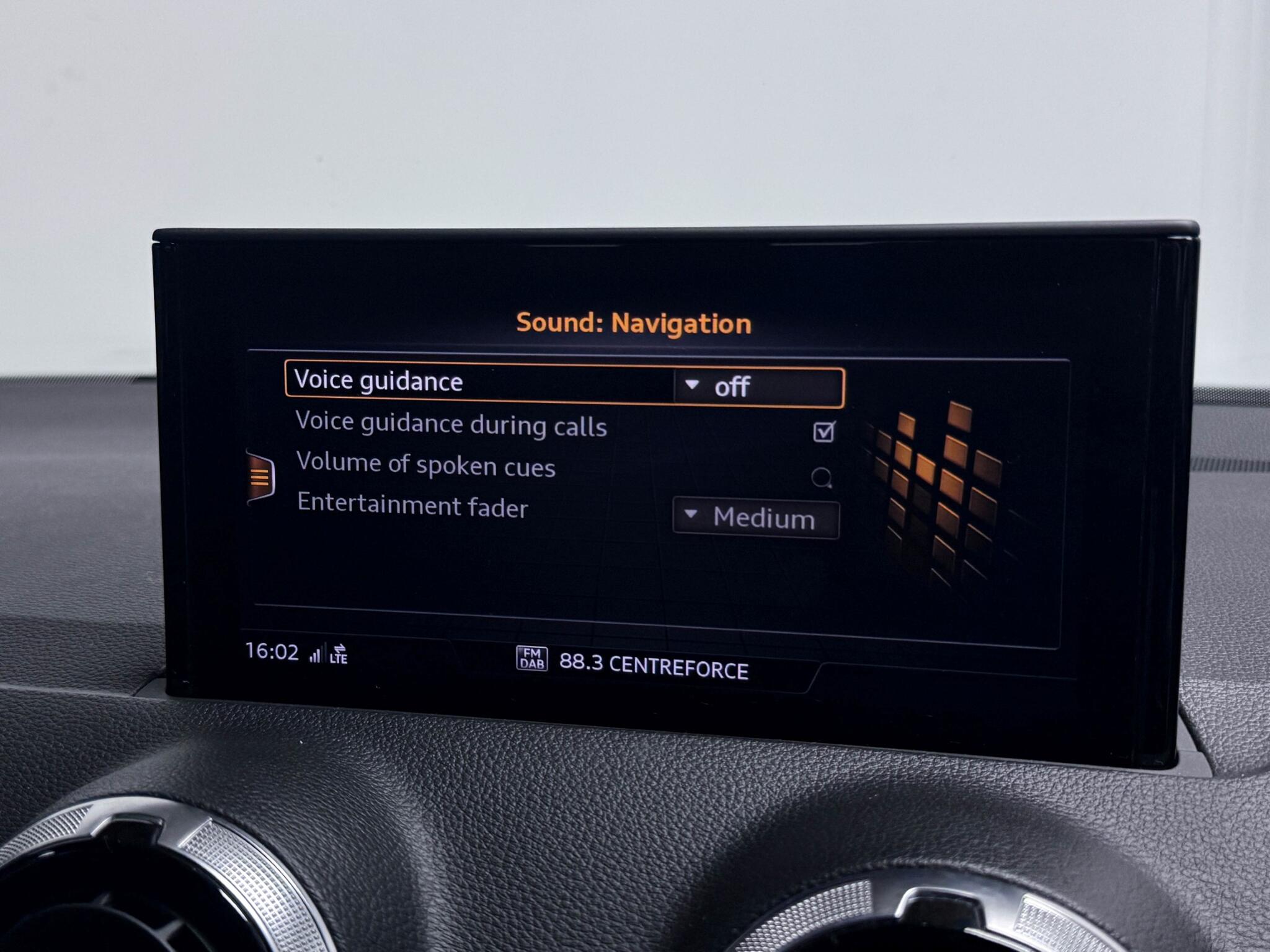 Audi SQ2 view 41