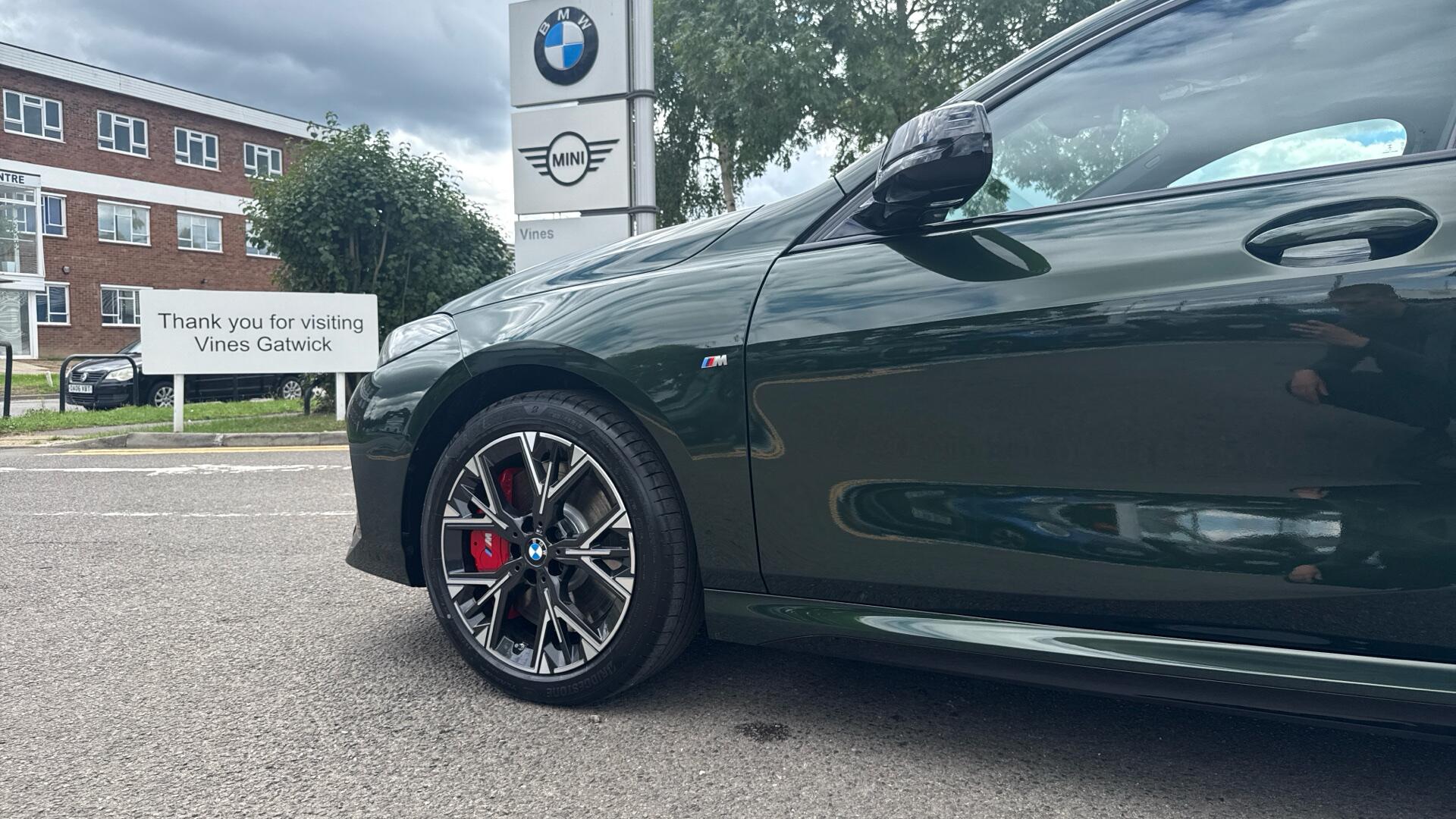 BMW 1 Series view 28