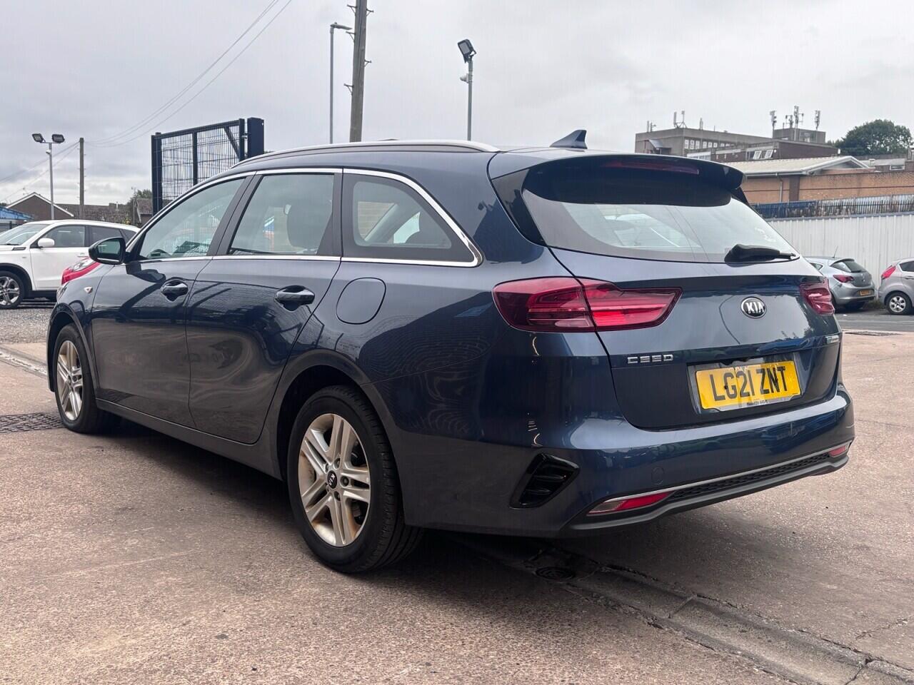 Kia Ceed view 5
