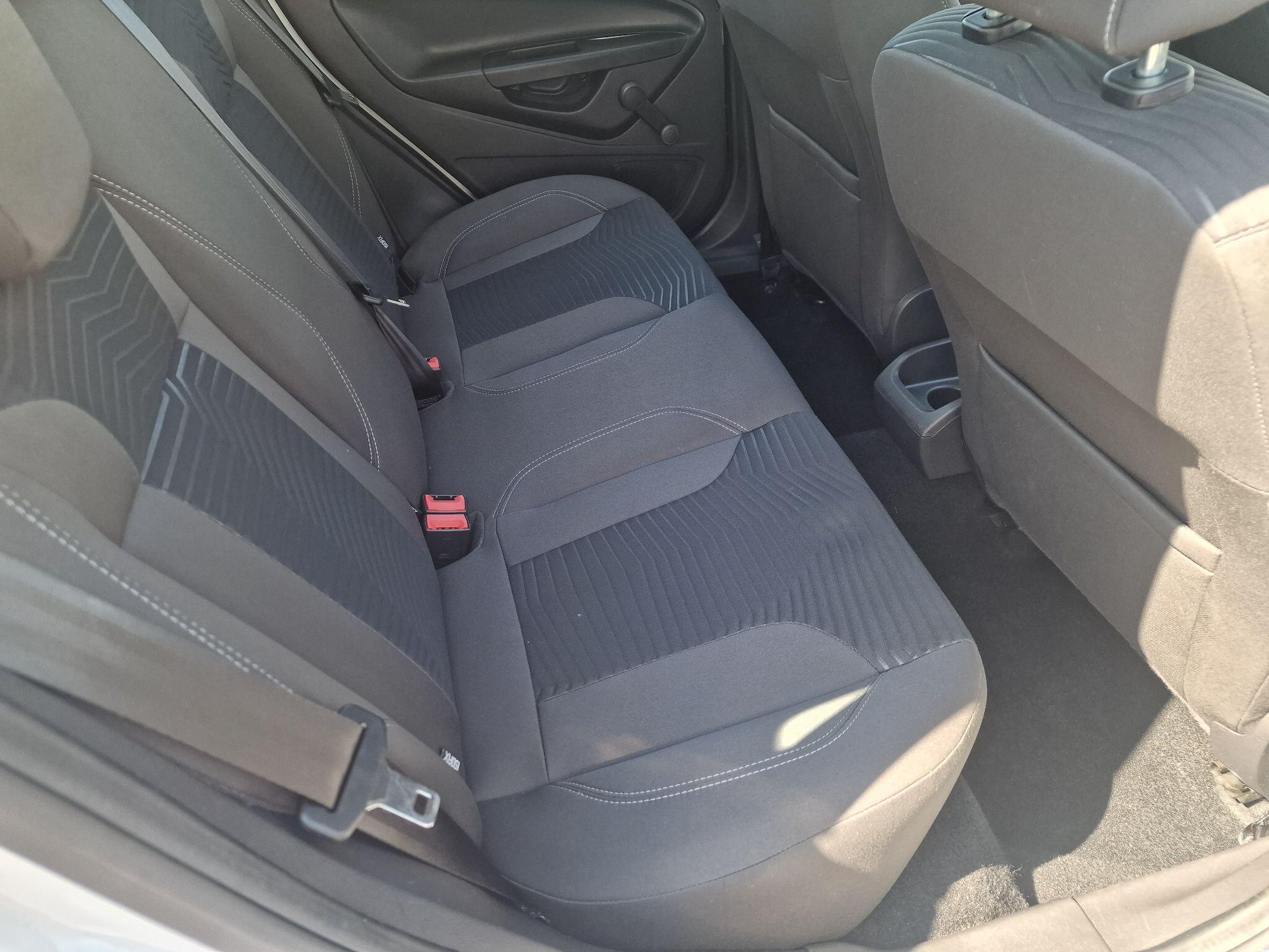Ford Fiesta view 38