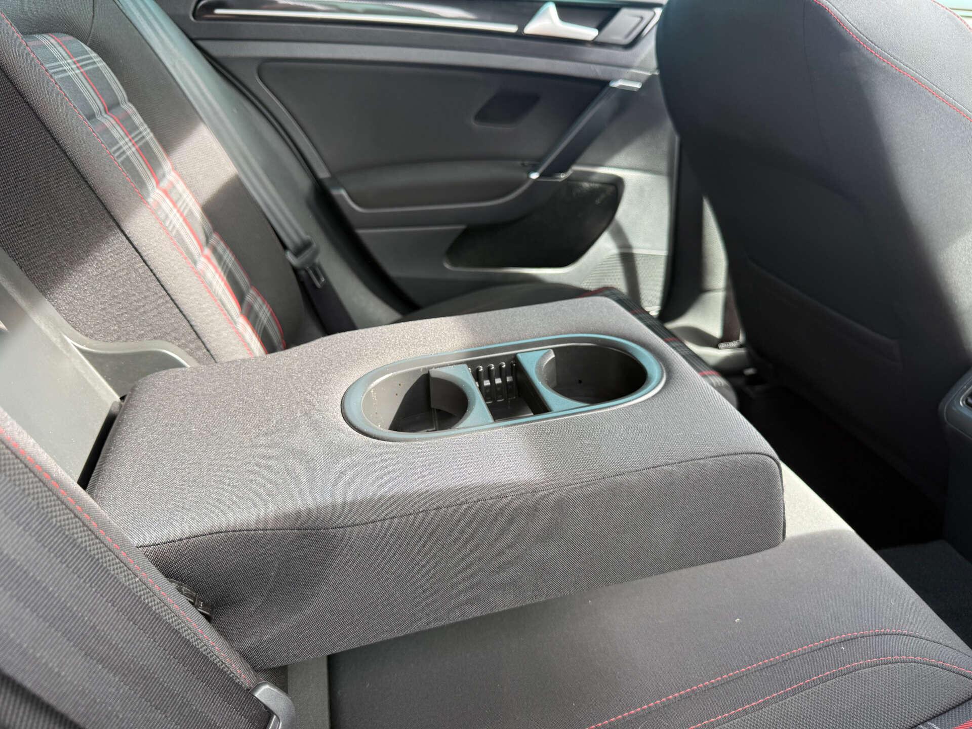 Volkswagen Golf view 69