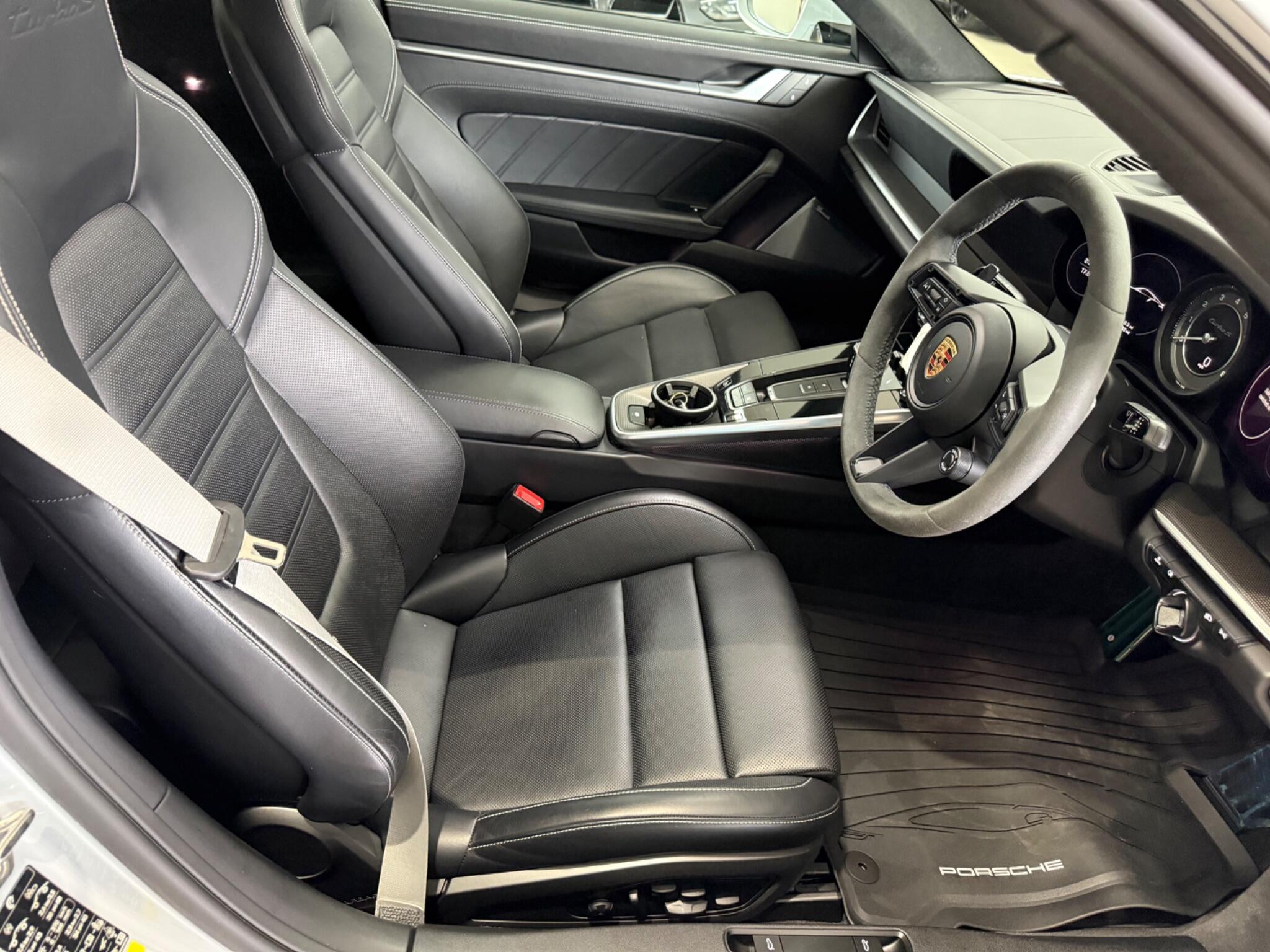 Porsche 911 view 44