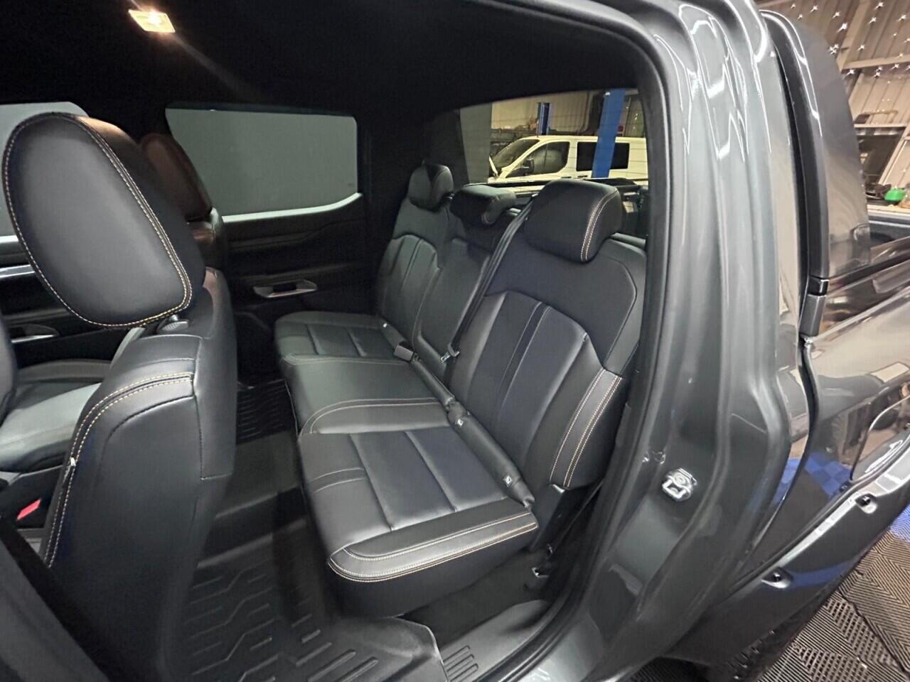 Ford Ranger view 38