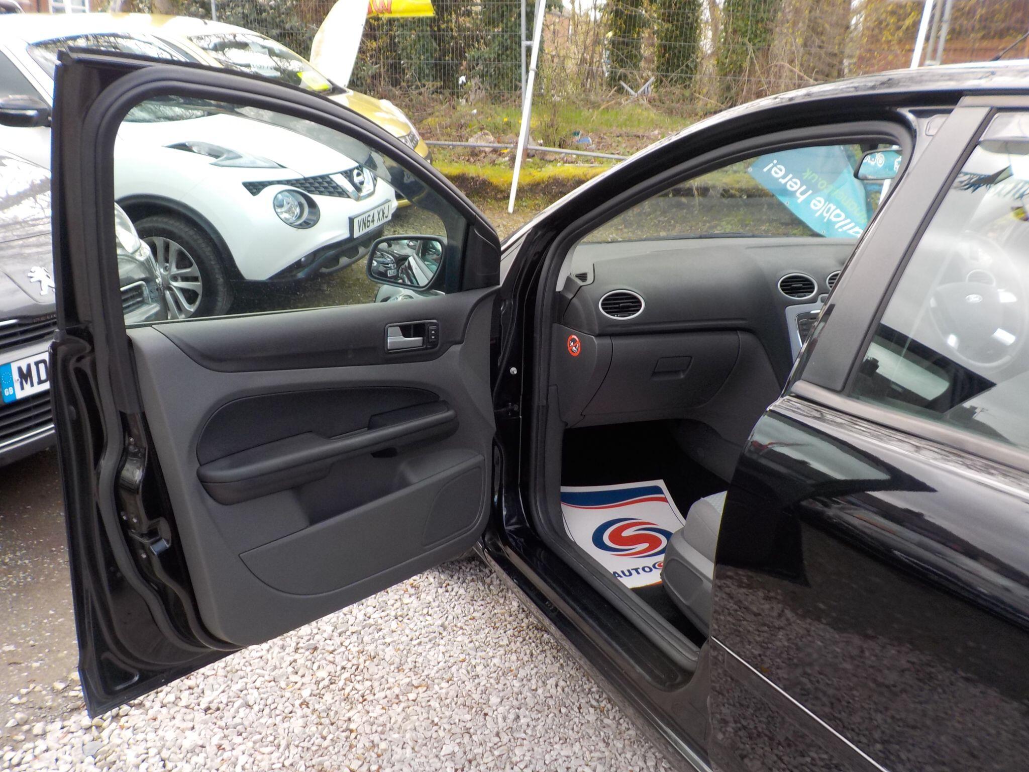 Ford Focus 1.6 Style 5dr