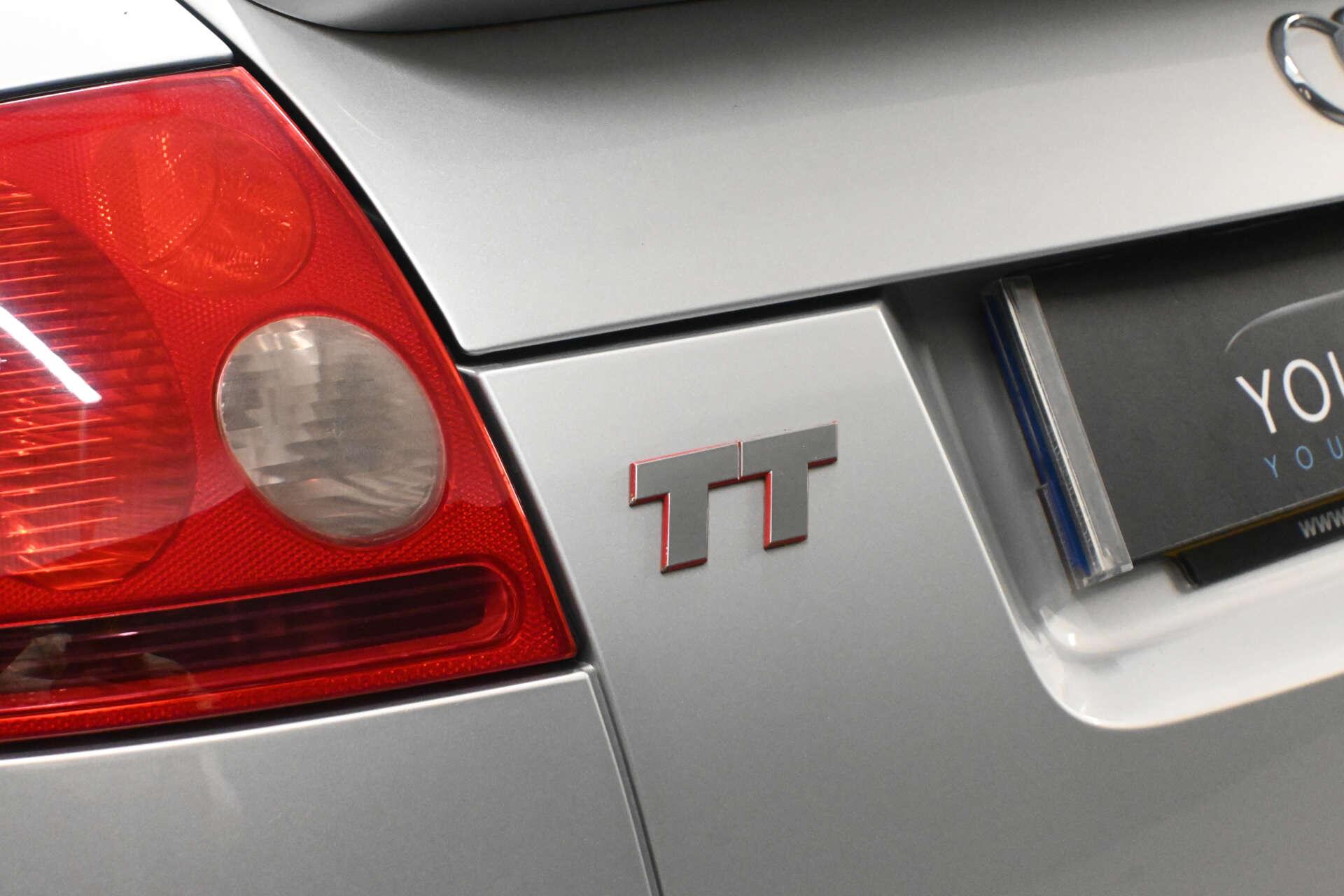 Audi TT view 38