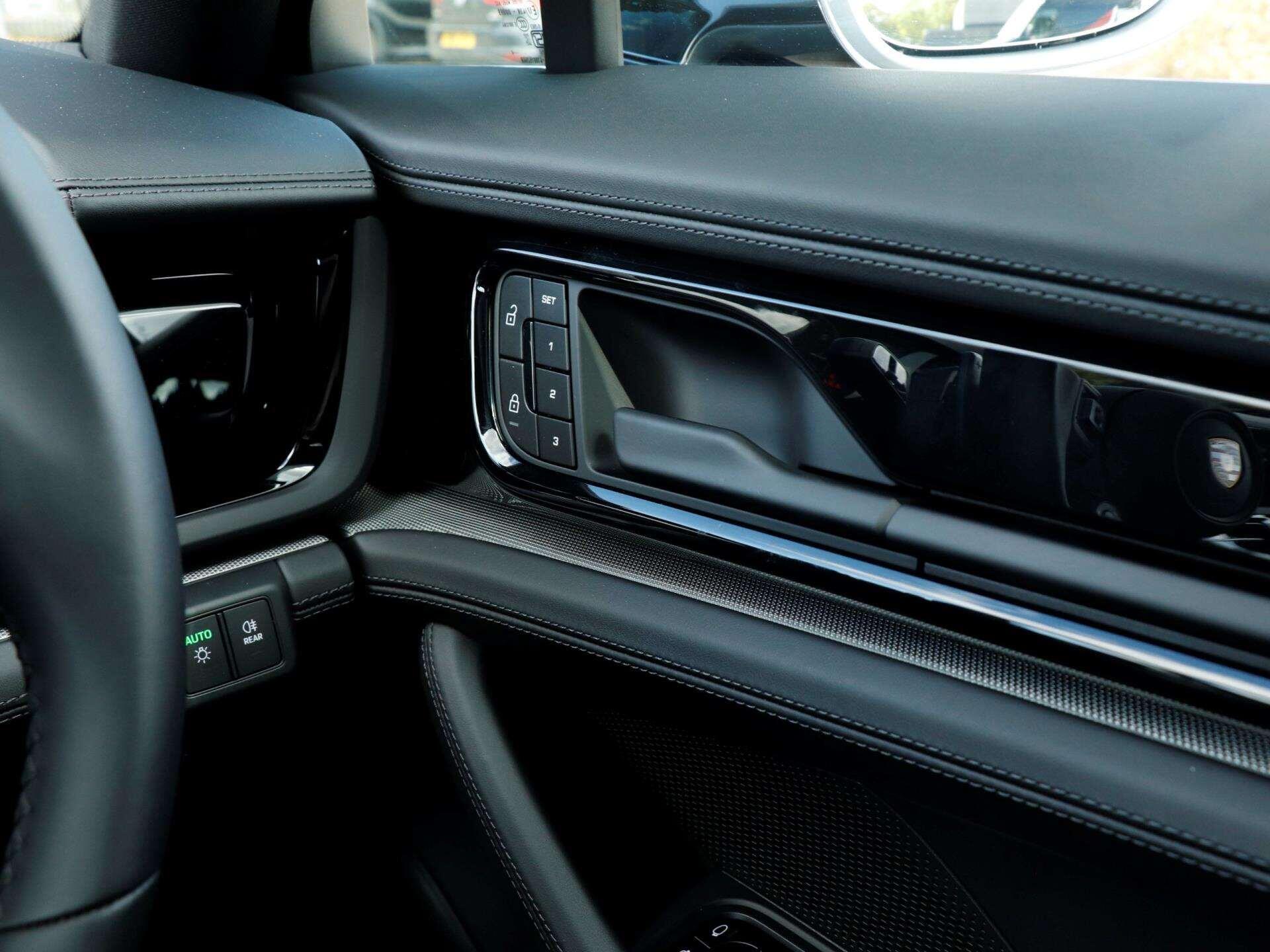 Porsche Panamera view 21