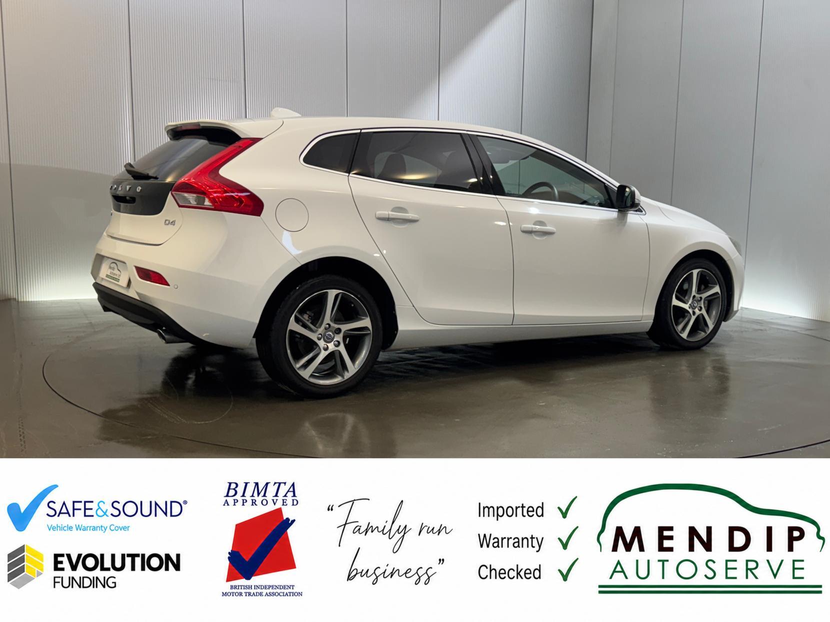 Volvo V40 view 27