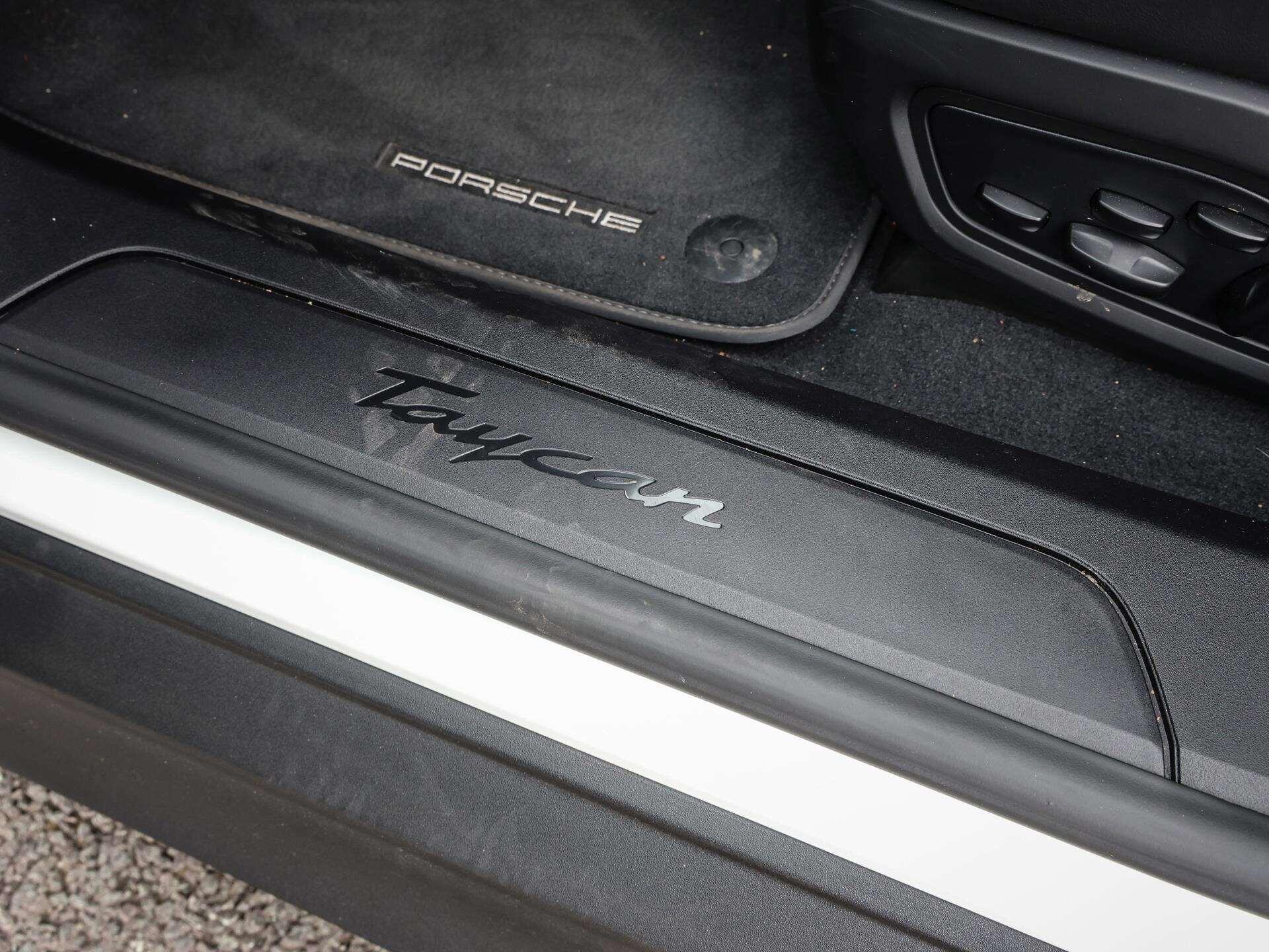 Porsche Taycan view 23