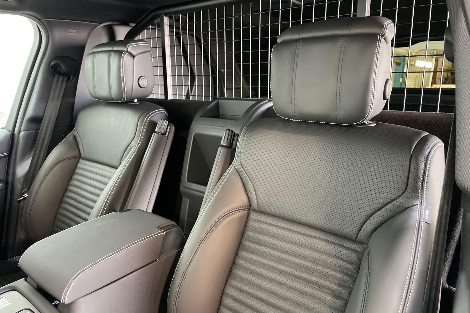 Land Rover Discovery view 13