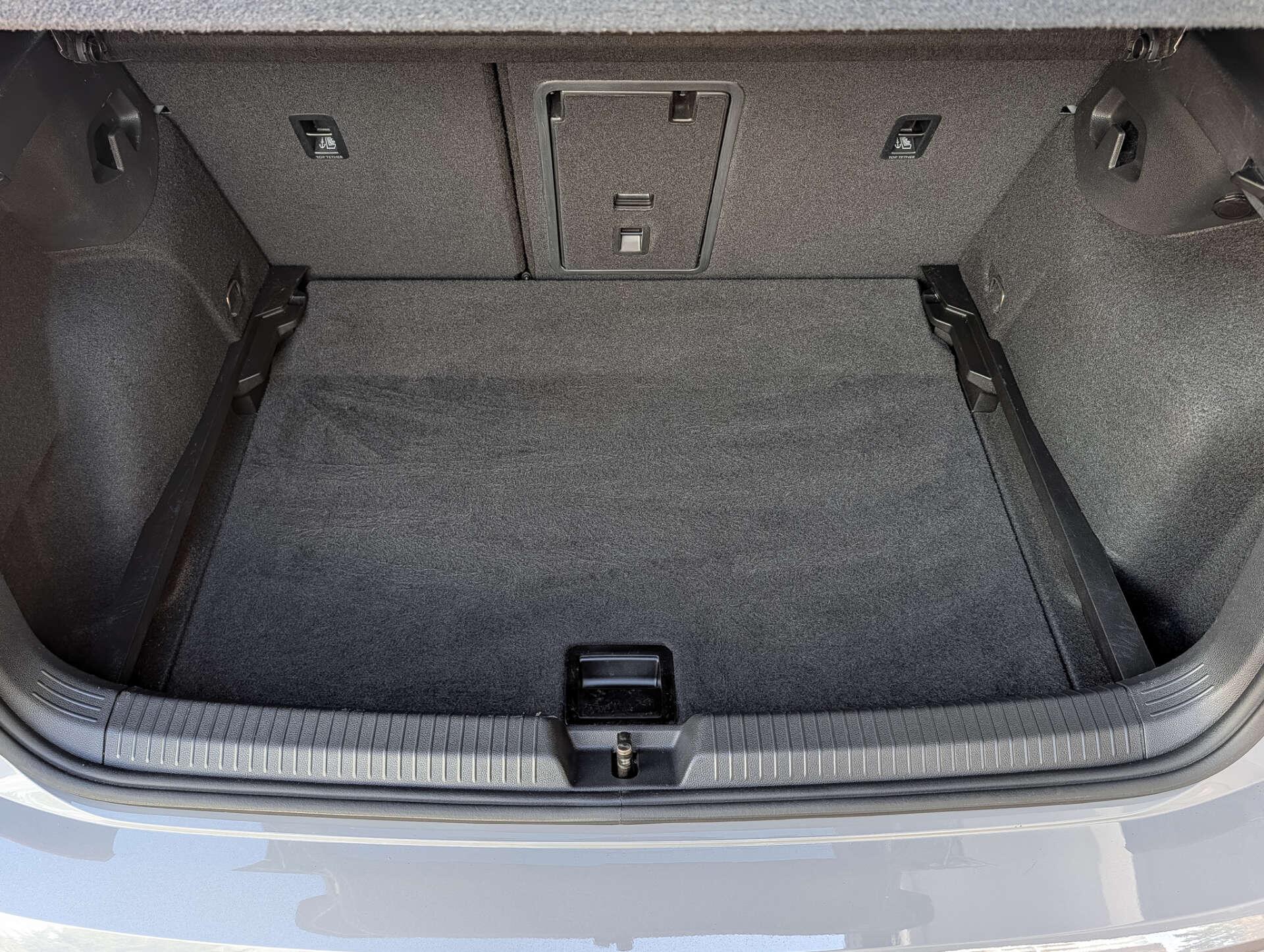 Volkswagen Golf view 43
