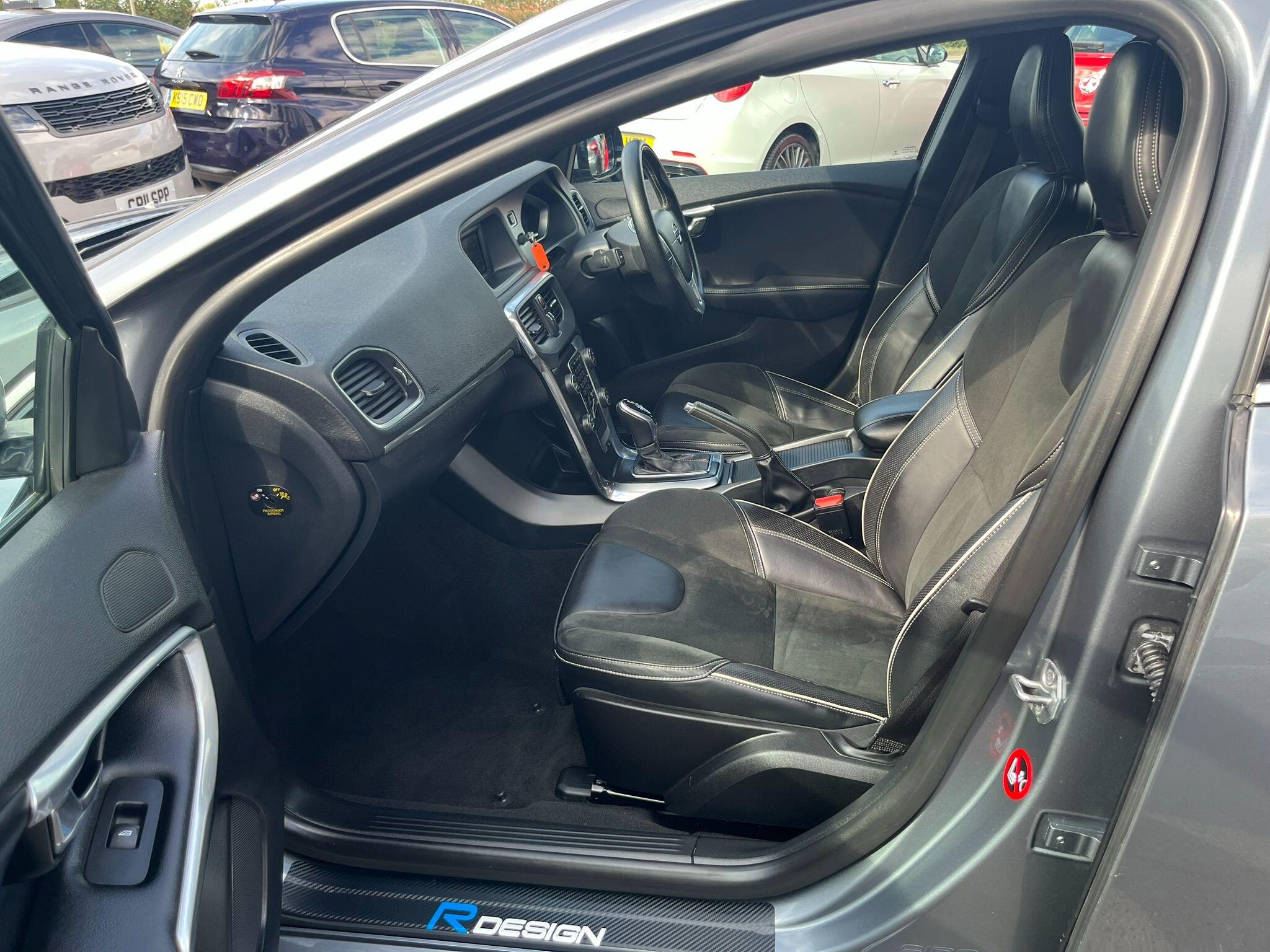 Volvo V40 view 25