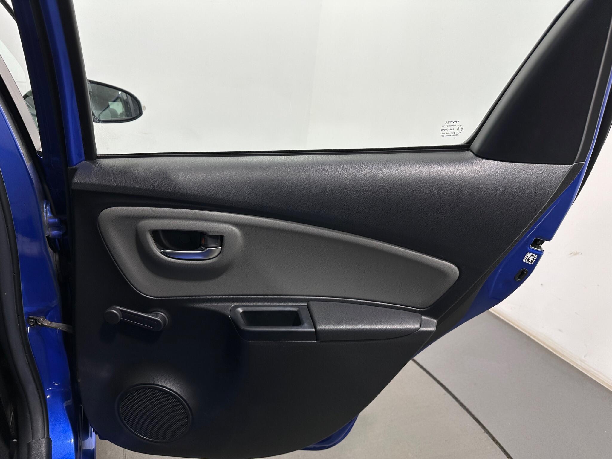Toyota Yaris view 41