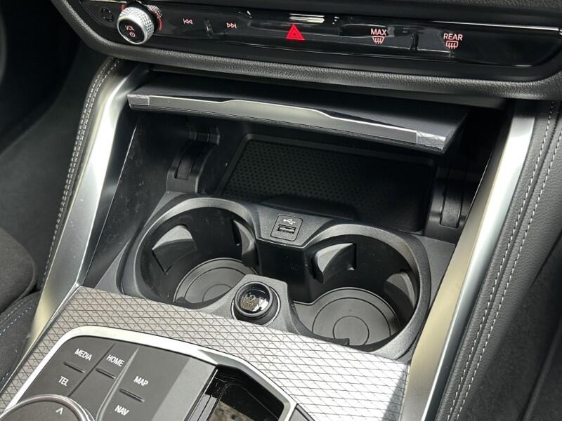 BMW i4 view 64