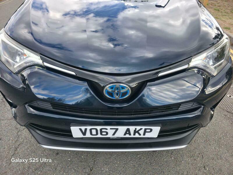 Toyota Rav4 view 4