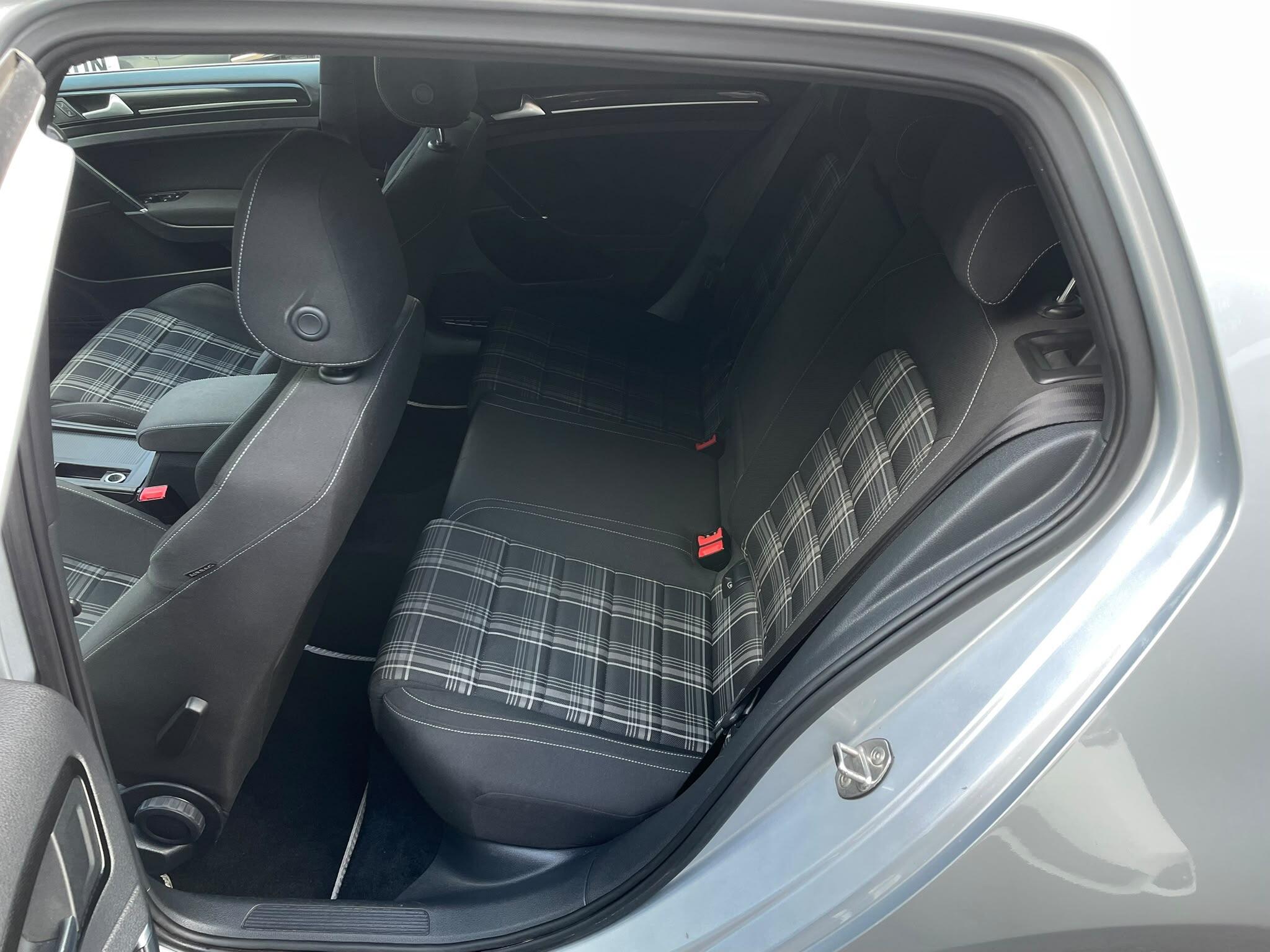 Volkswagen Golf view 14