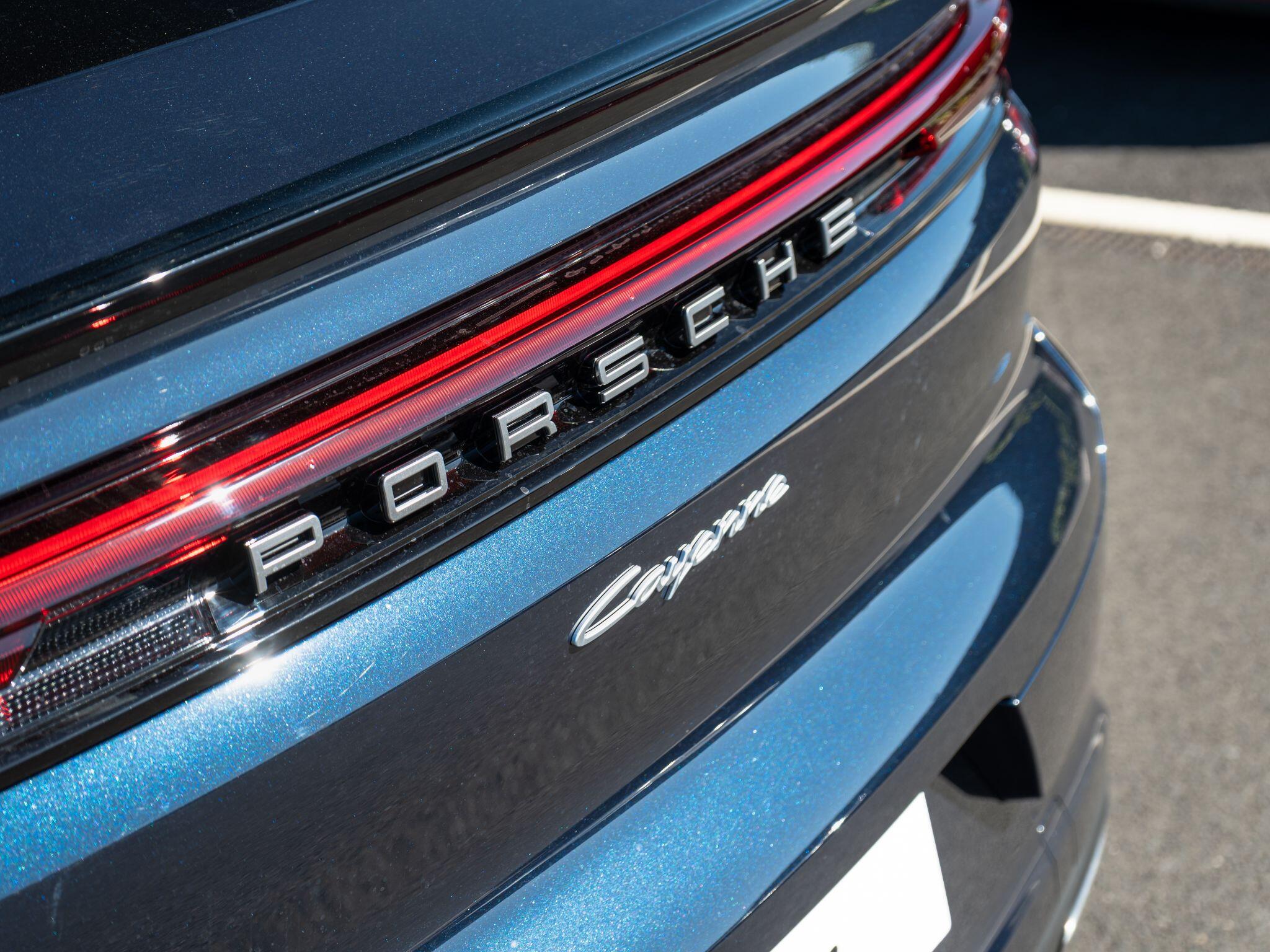 Porsche Cayenne view 15