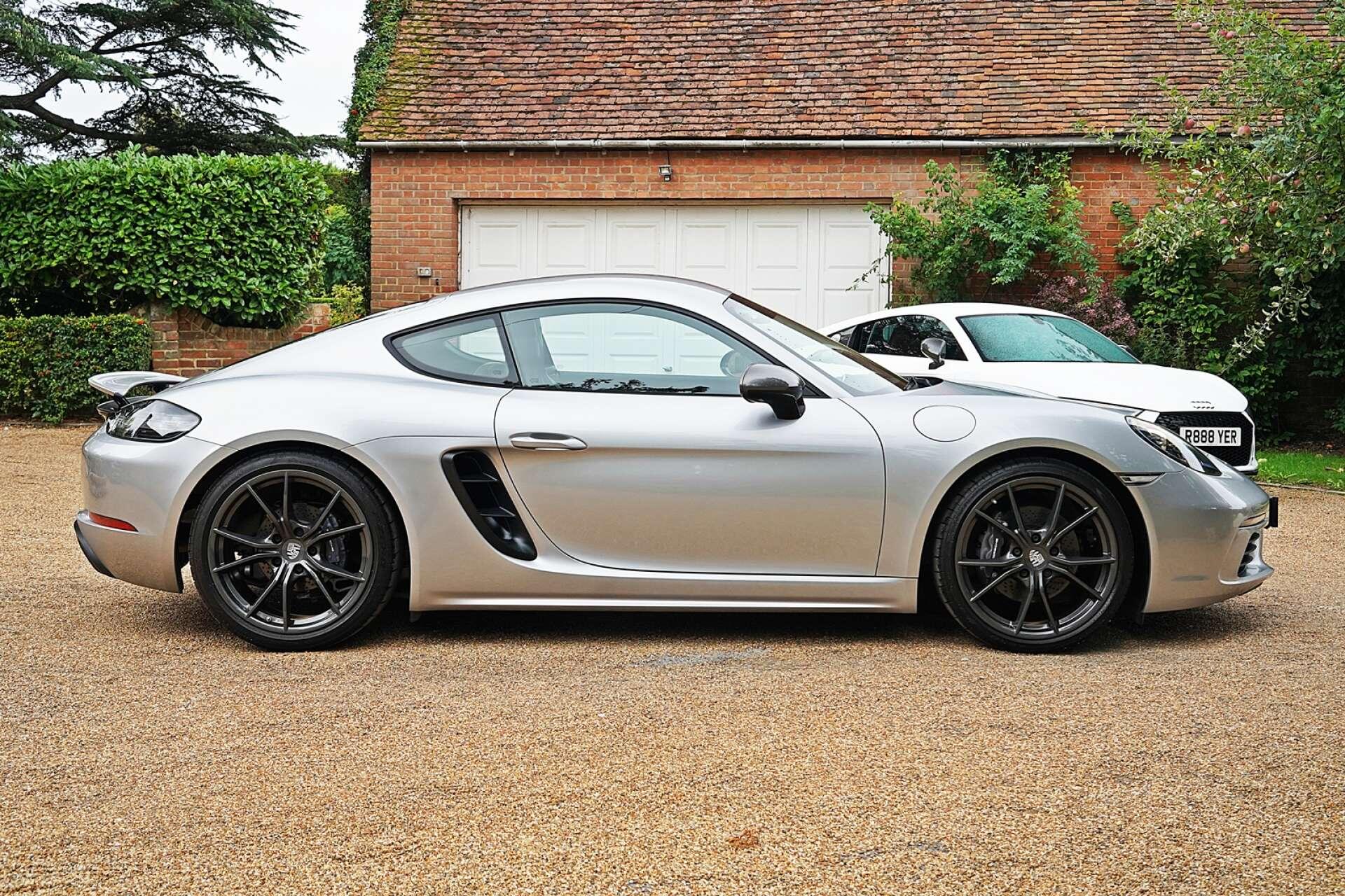 Porsche Cayman view 10
