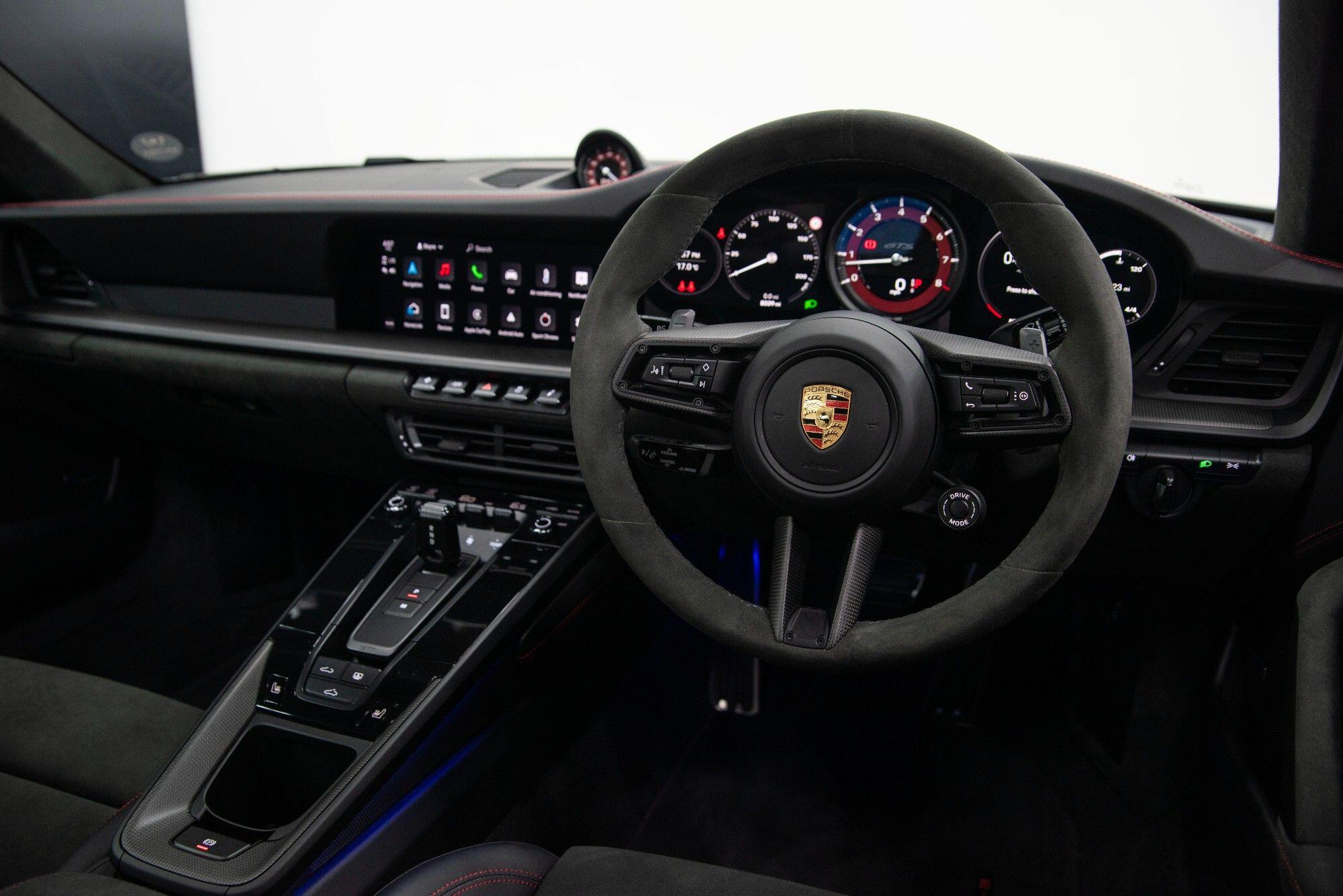 Porsche 911 view 3