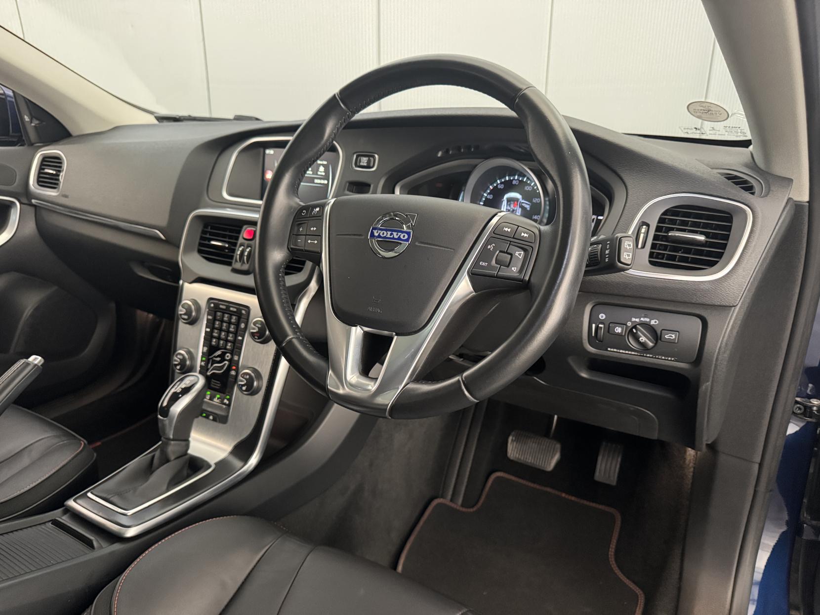 Volvo V40 view 63