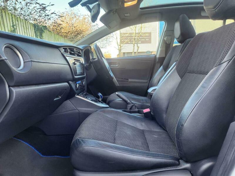 2014 Toyota Auris 1.8 VVT-h Excel Touring Sports CVT Euro 5 (s/s) 5dr • 104,000 miles image 38