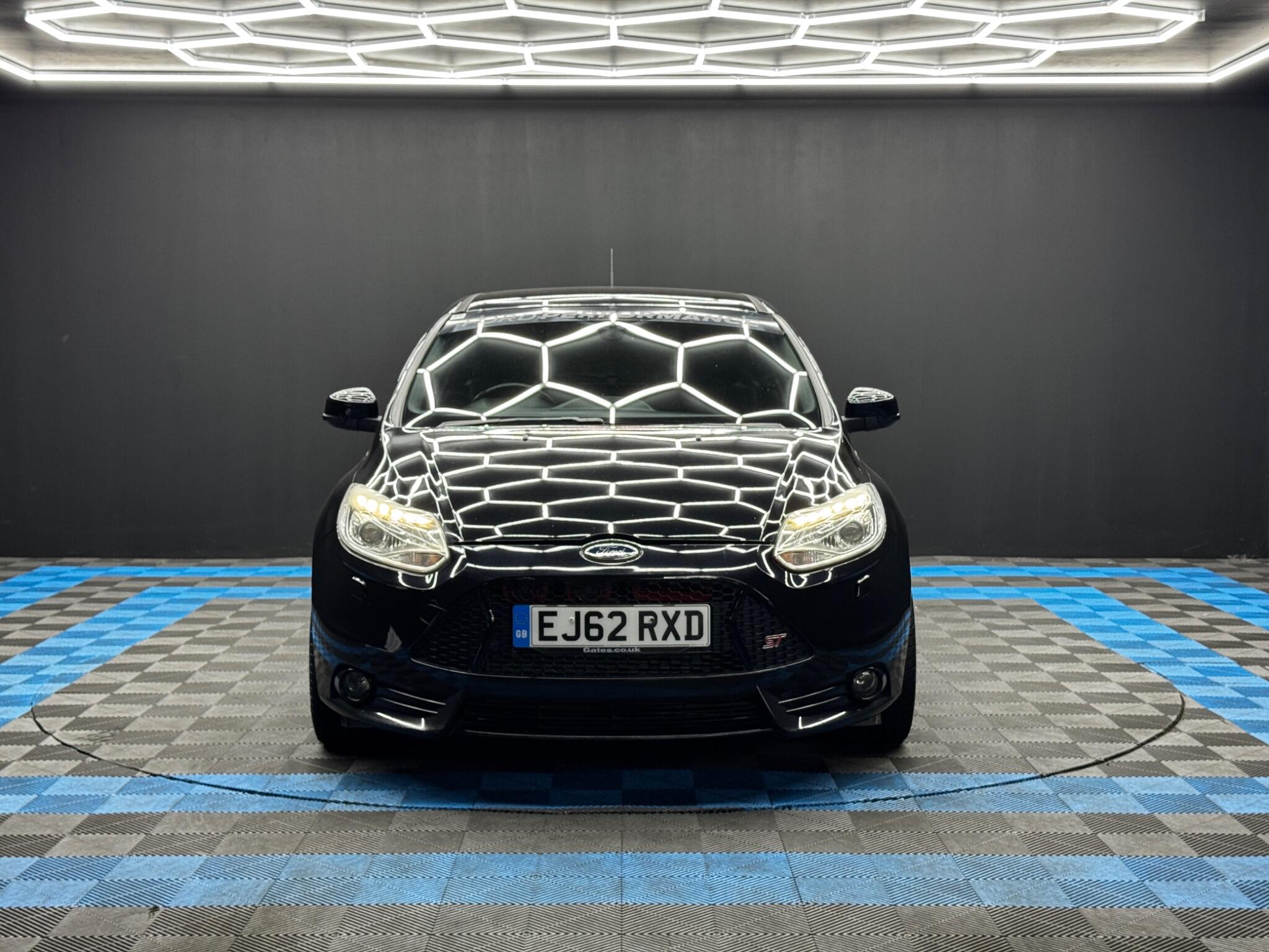 Ford Focus view 2