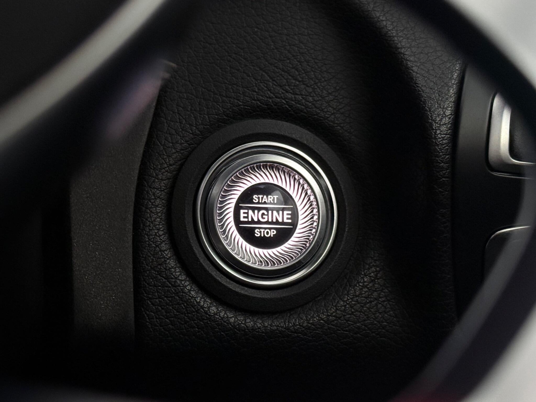 Mercedes-Benz C-Class view 20