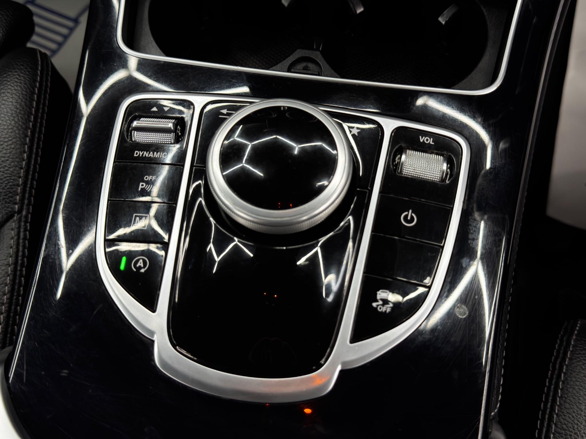 Mercedes-Benz GLC view 27