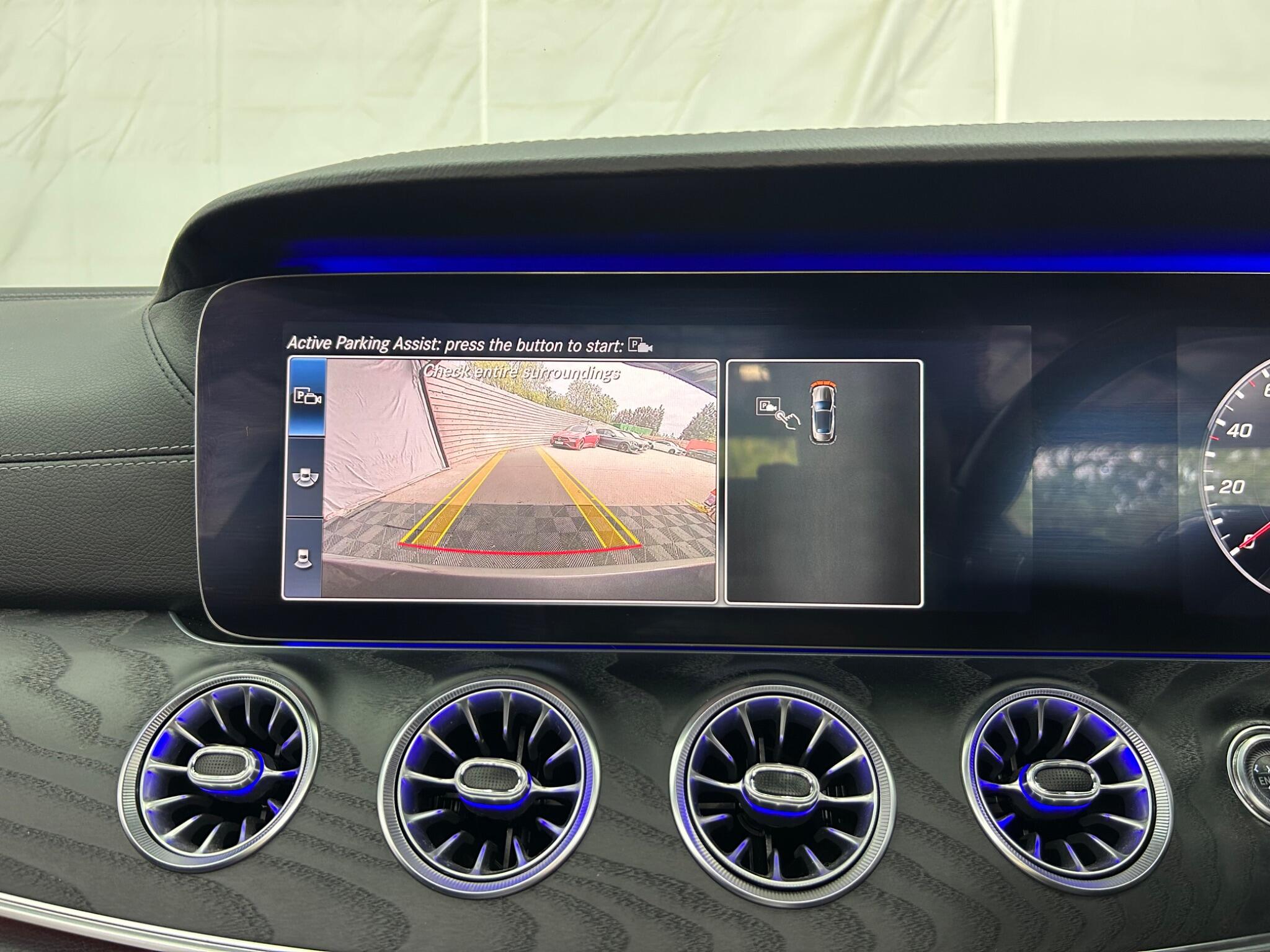 Mercedes-Benz E Class view 44