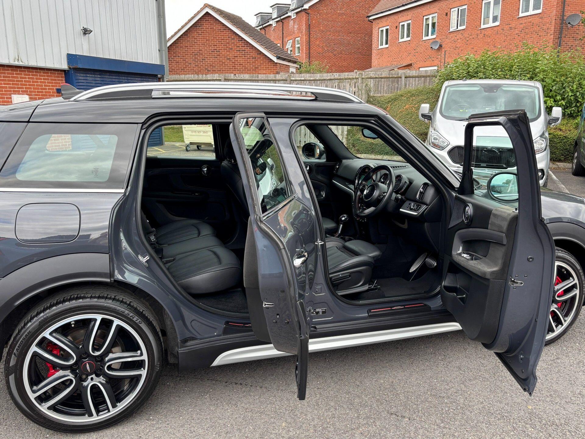 Mini Countryman view 17