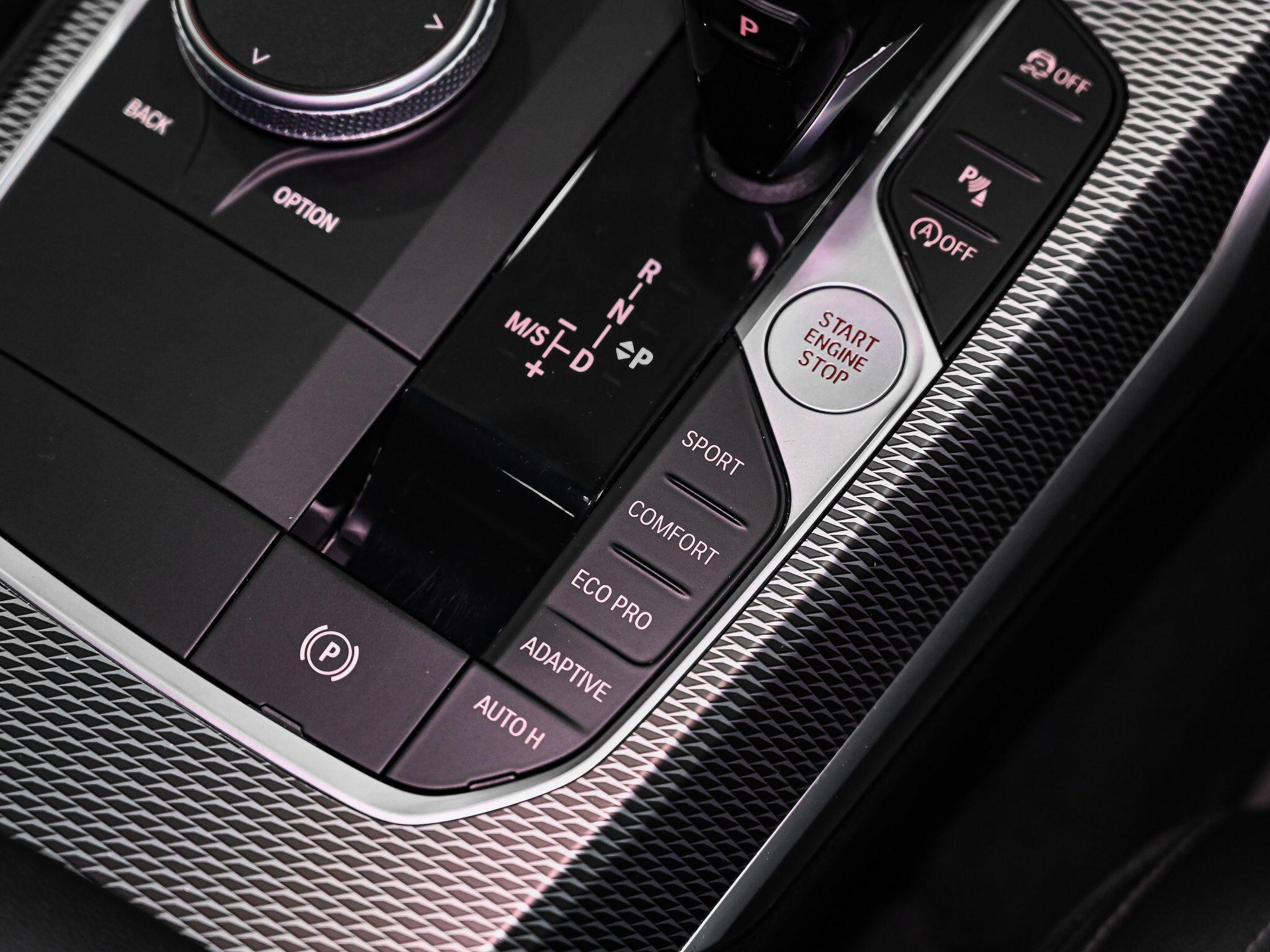 BMW 3 Series view 18