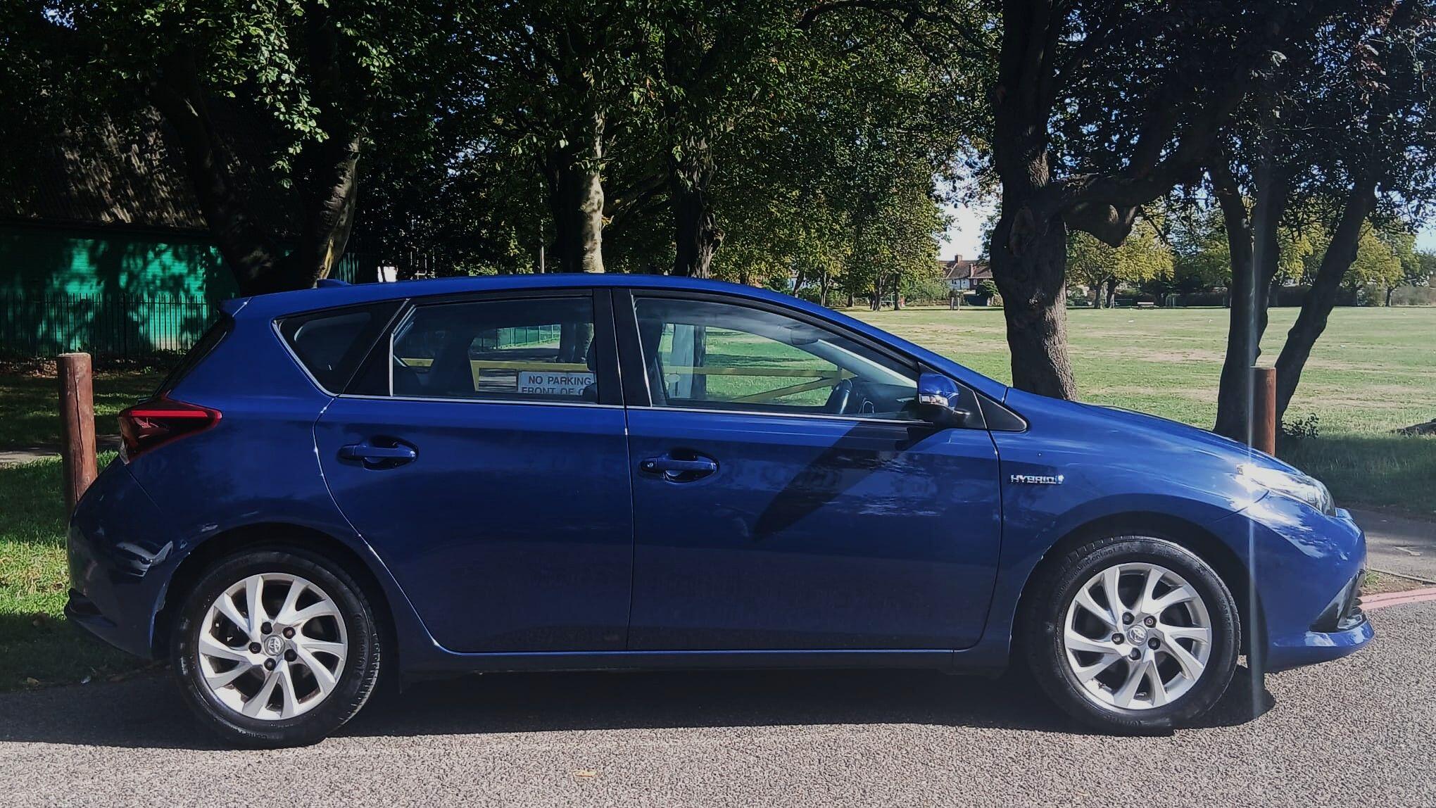 Toyota Auris view 2