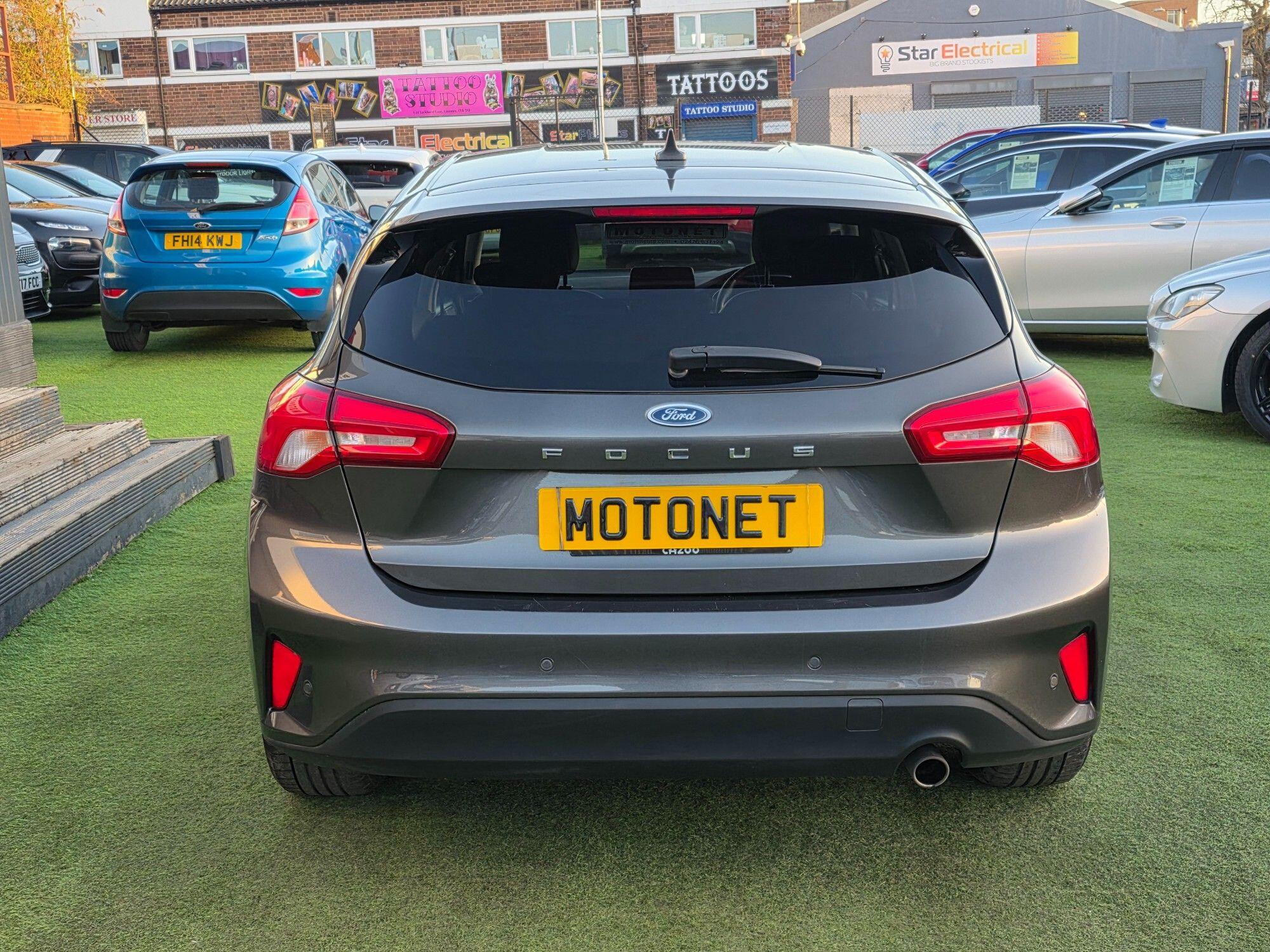 Ford Focus view 21