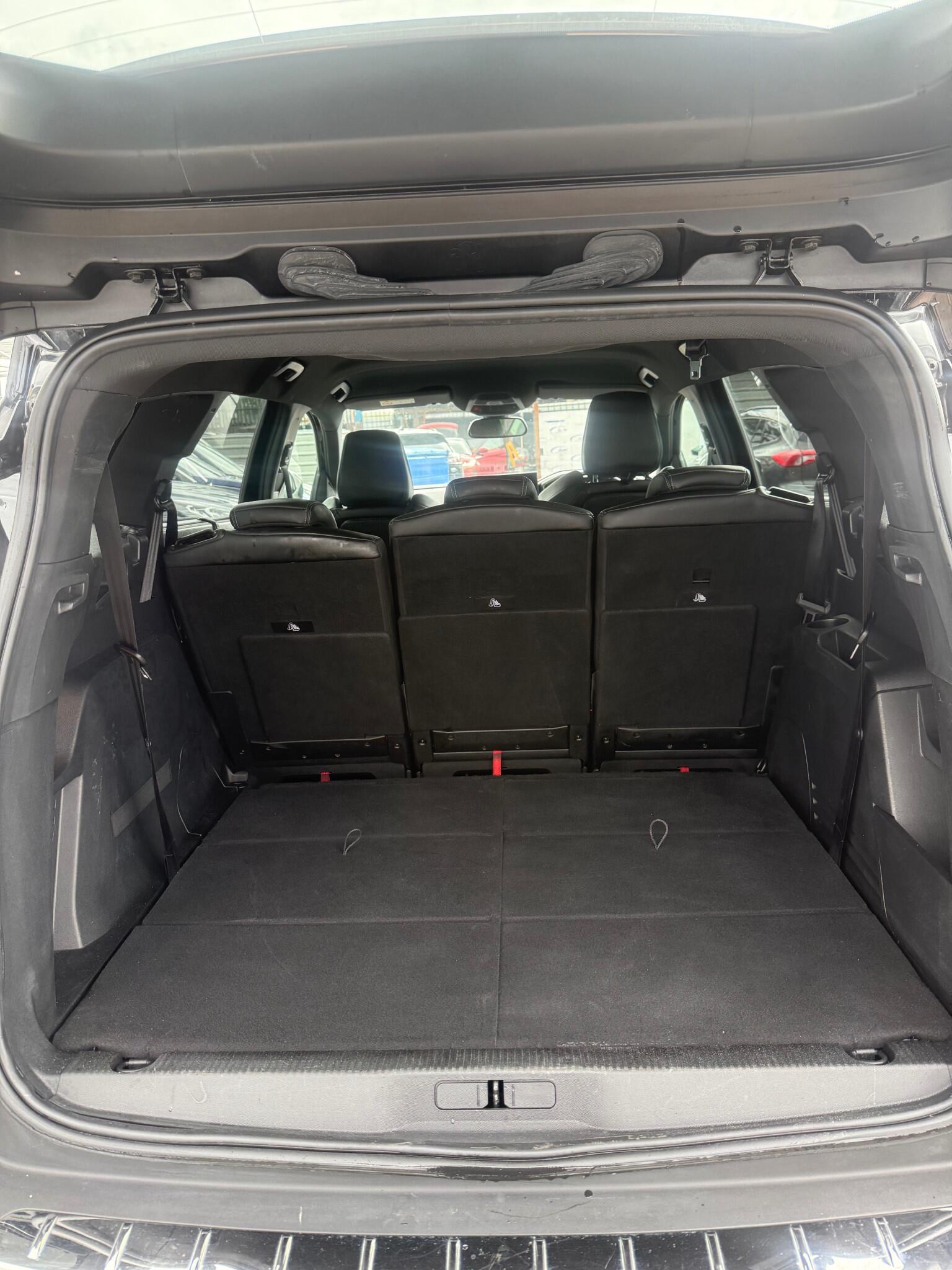 Peugeot 5008 view 11