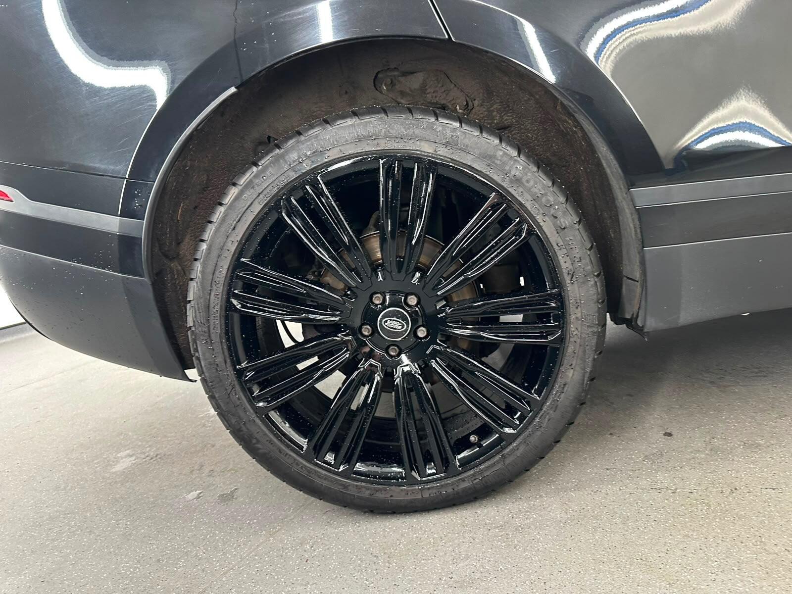 Land Rover Range Rover Velar view 18