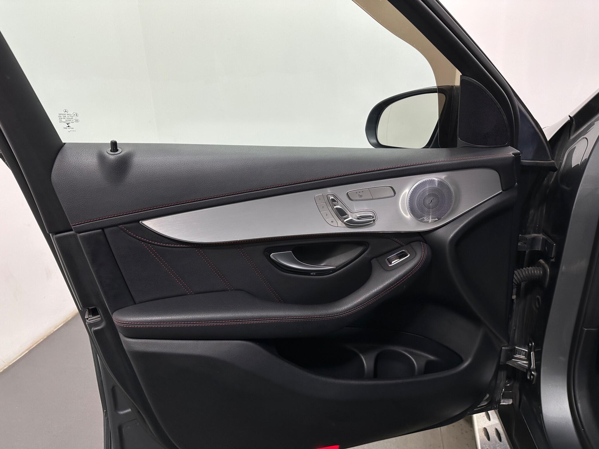 Mercedes-Benz GLC view 38