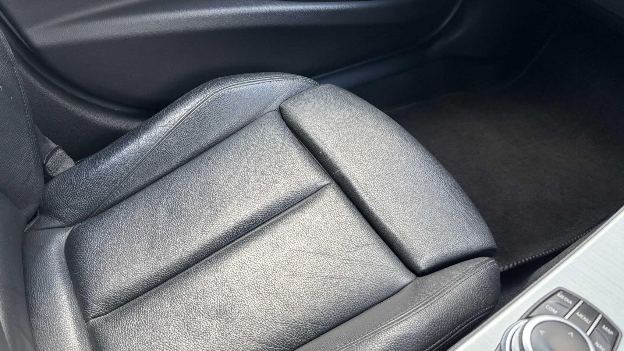 BMW 3 Series view 24