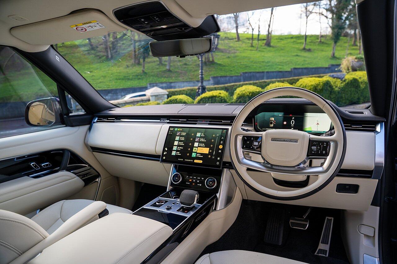 Land Rover Range Rover view 39