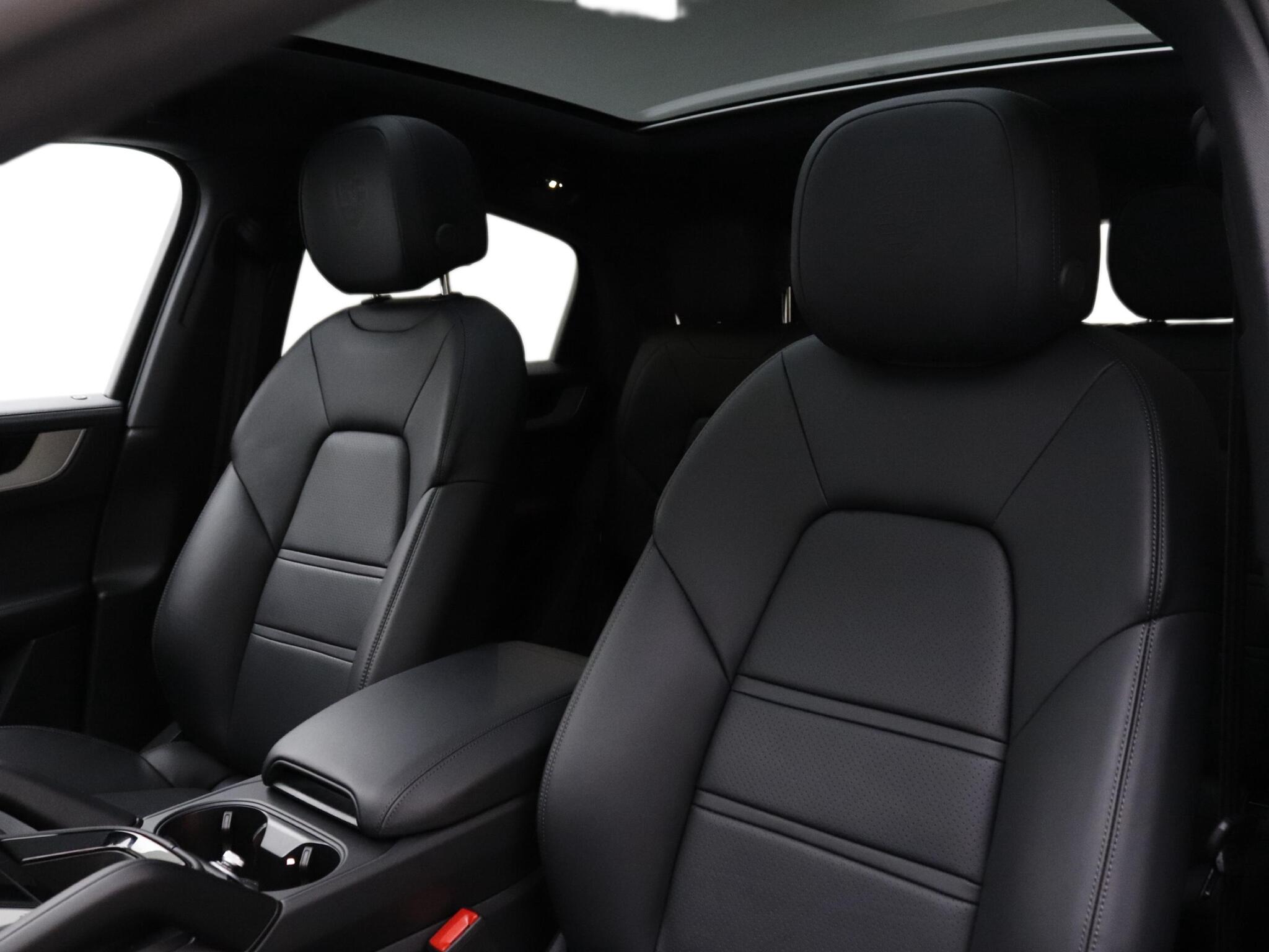 Porsche Cayenne view 14