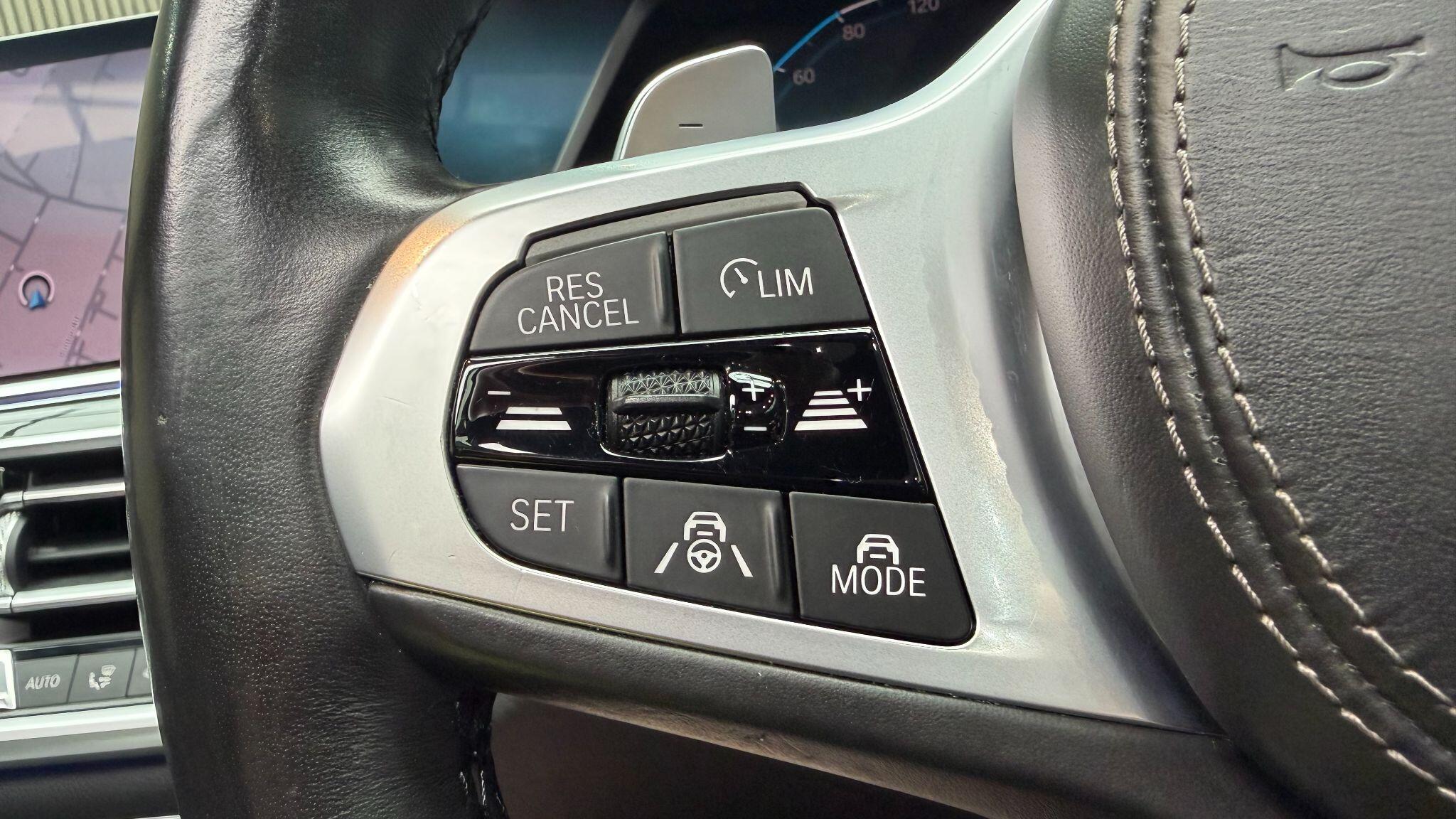 BMW X7 view 22