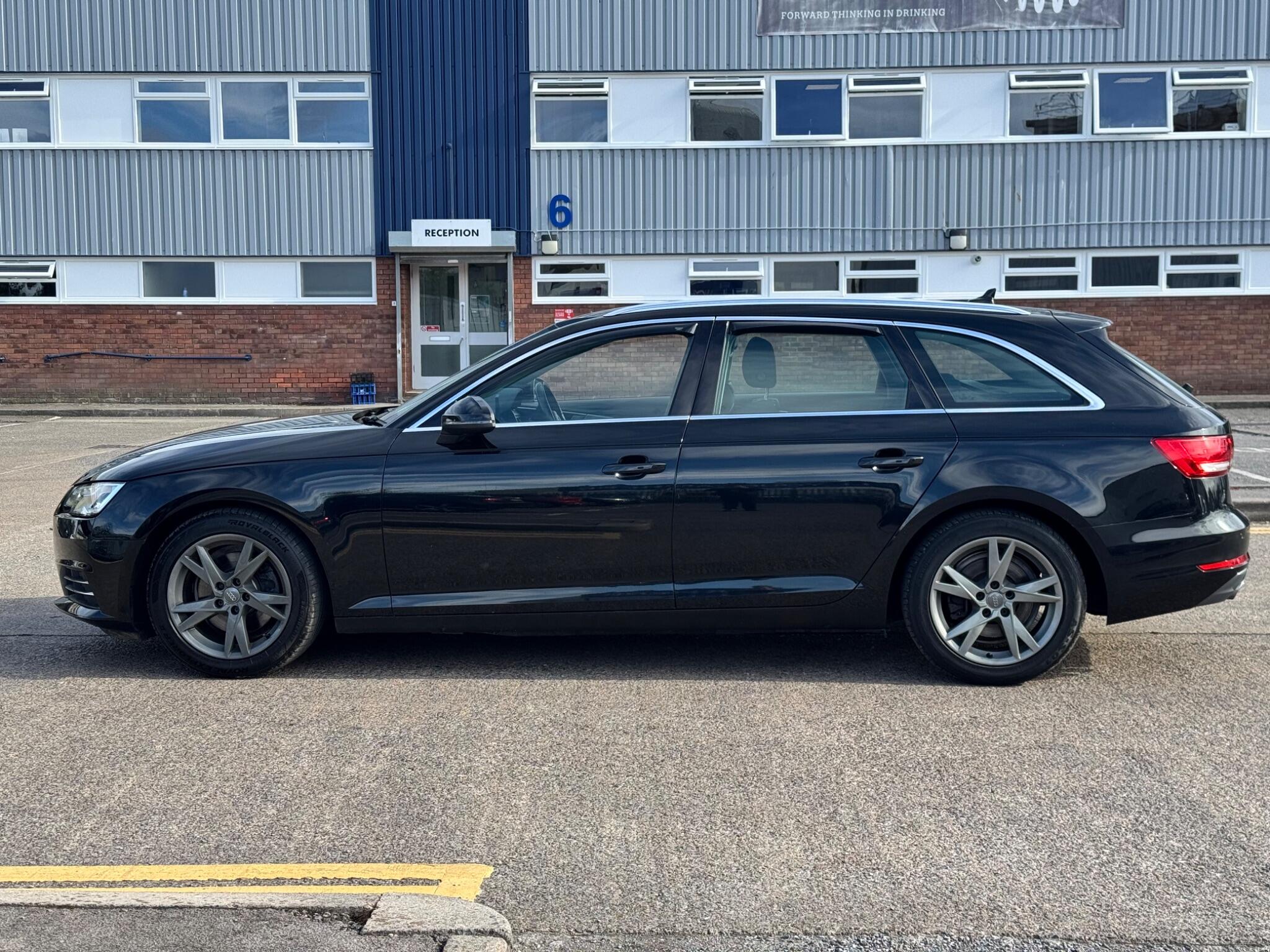 Audi A4 view 11
