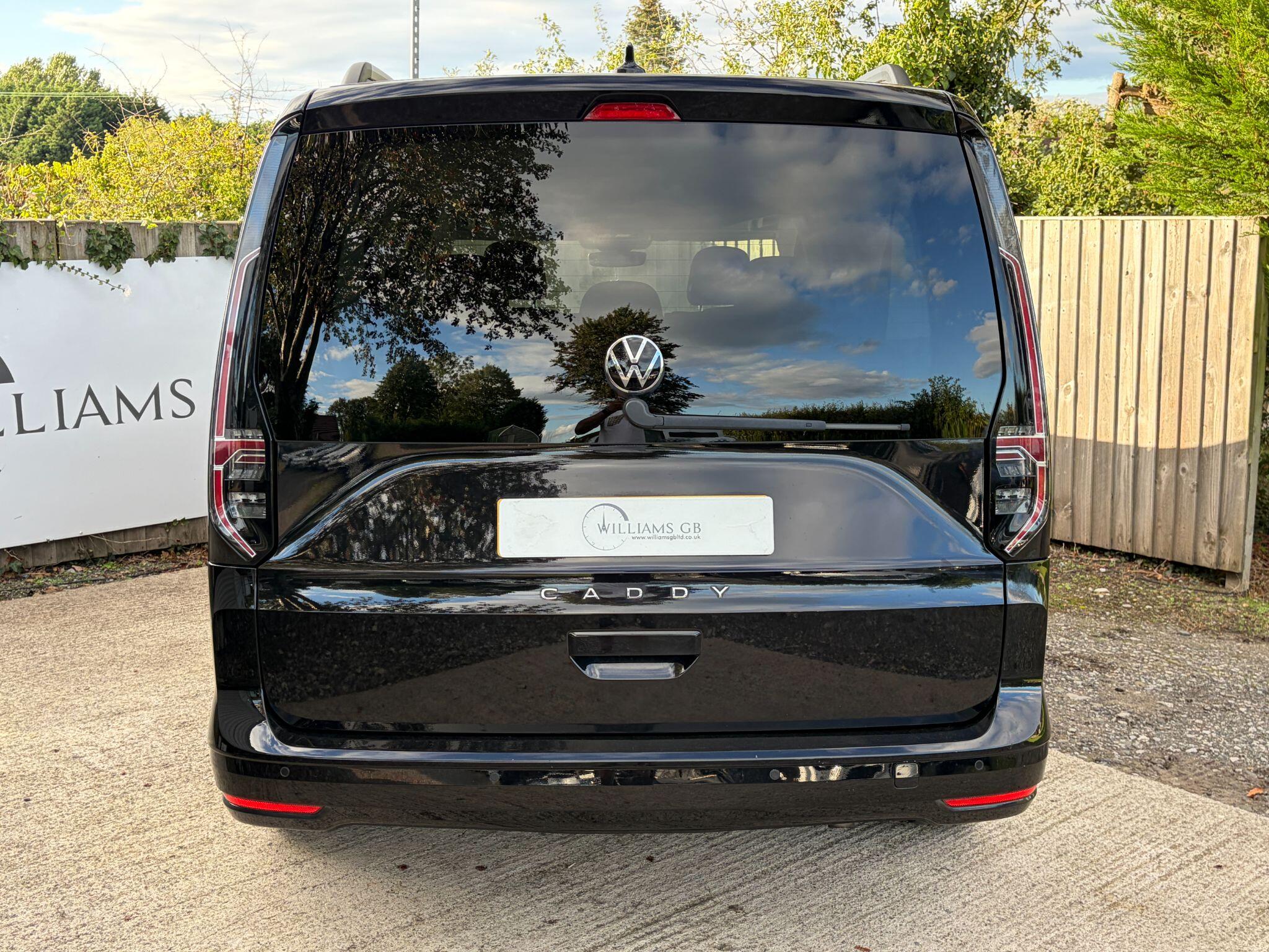Volkswagen Caddy Maxi view 7