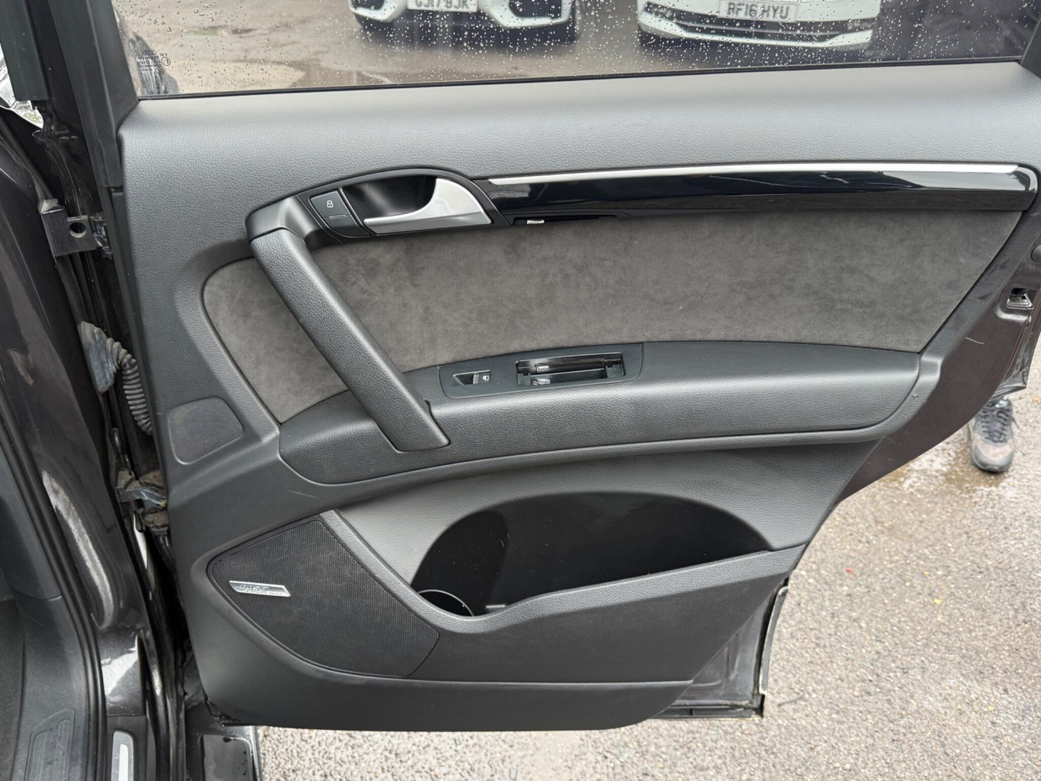 Audi Q7 - Image 45